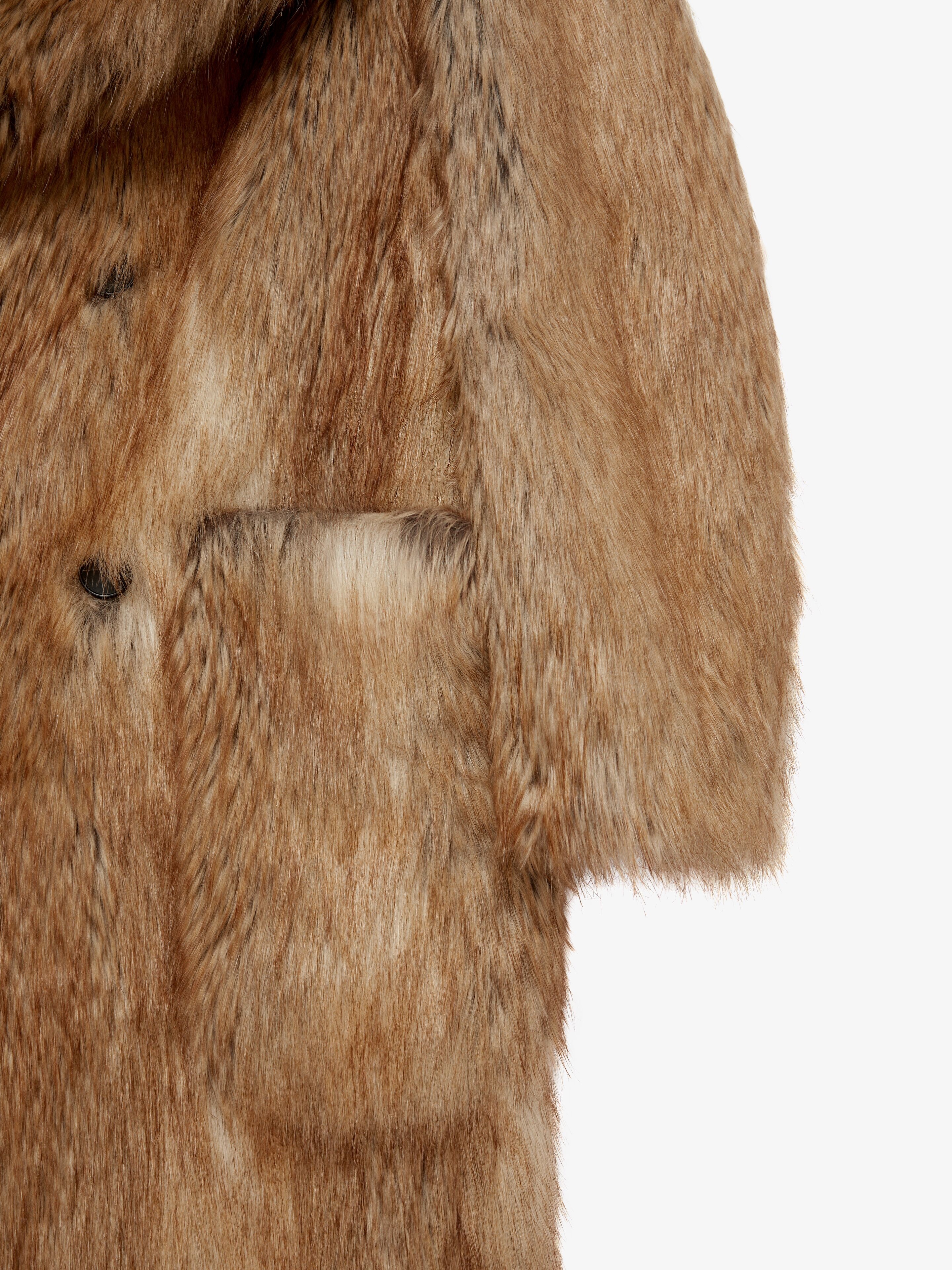 OVERSIZED DOUBLE BREASTED COAT IN FAUX FUR - 6
