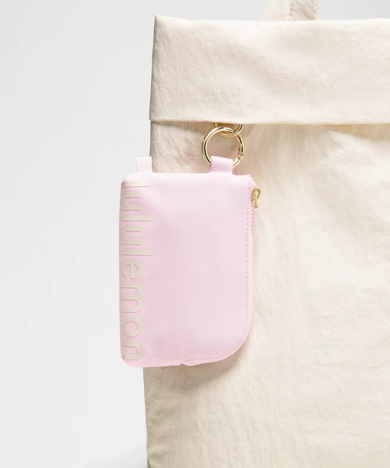 lululemon Clippable Card Pouch outlook