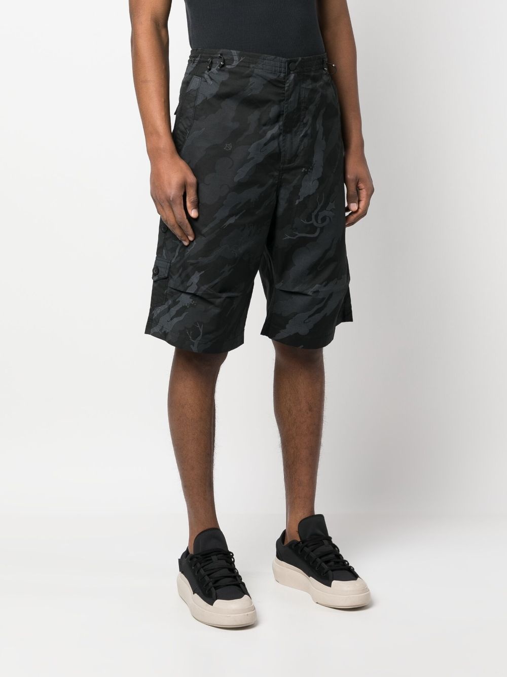 CAMOUFLAGE-PRINT SHORTS - 4