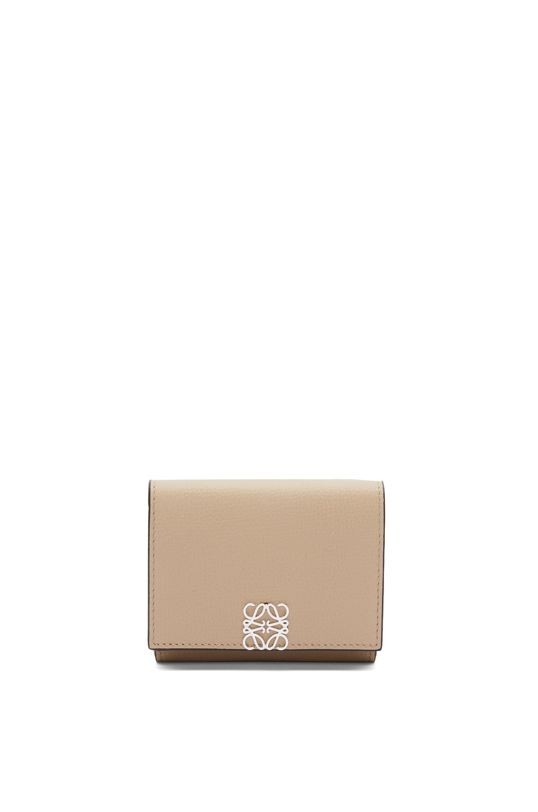 Anagram trifold wallet in pebble grain calfskin - 1