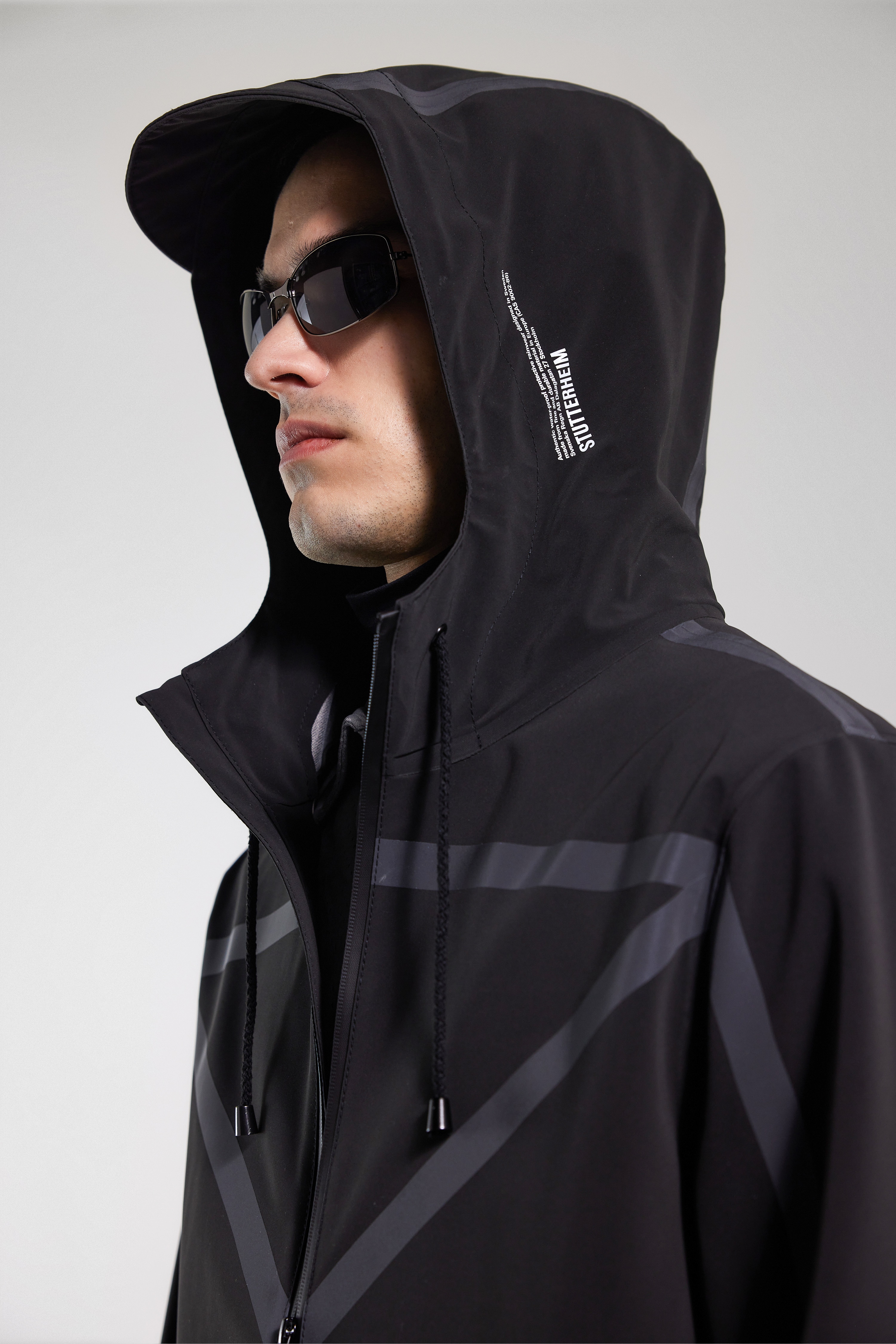 Stockholm Tape Matte Raincoat Black - 2