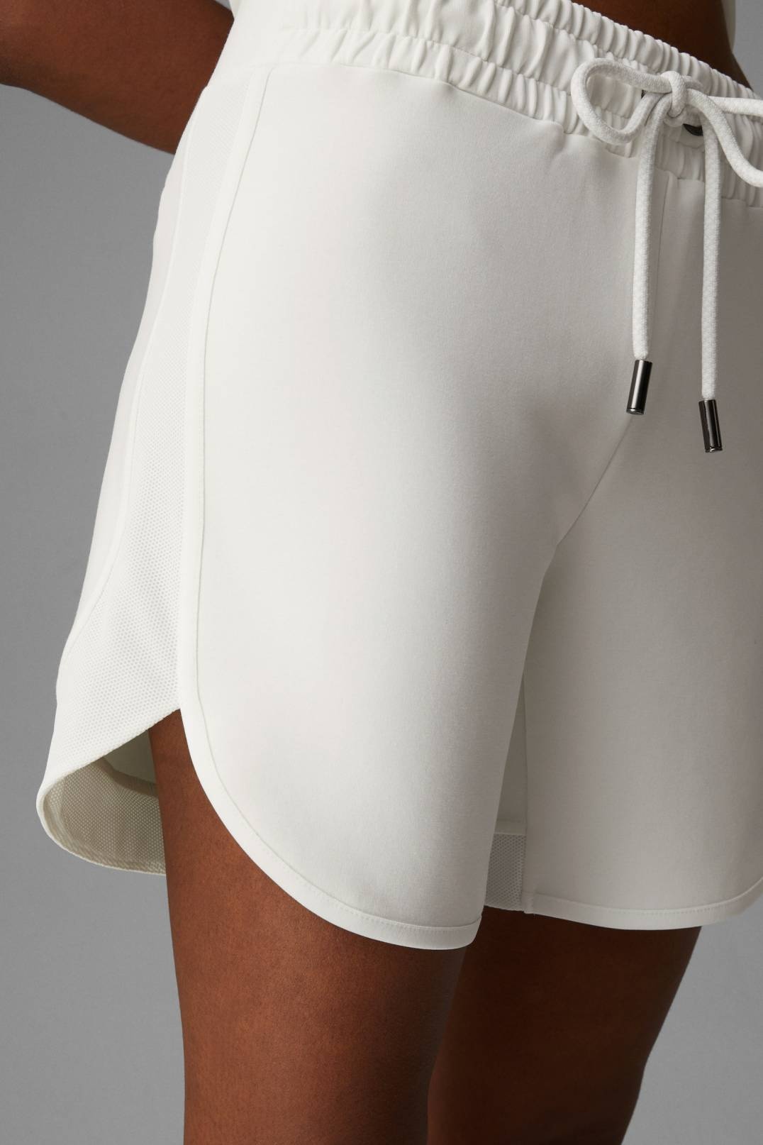 ALEXIA SWEAT SHORTS IN OFF-WHITE - 5