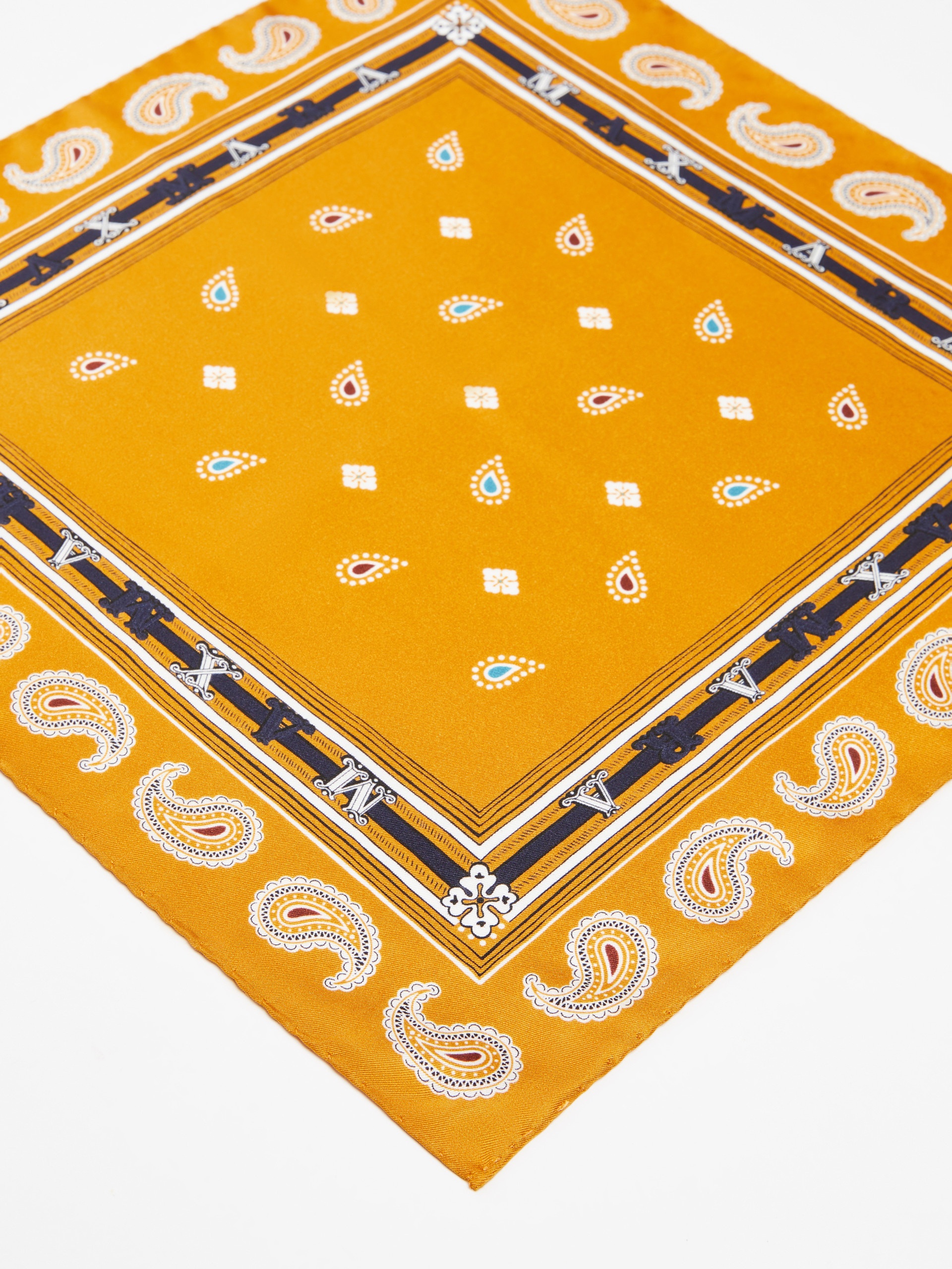 CARRE31 Printed silk pocket square - 2