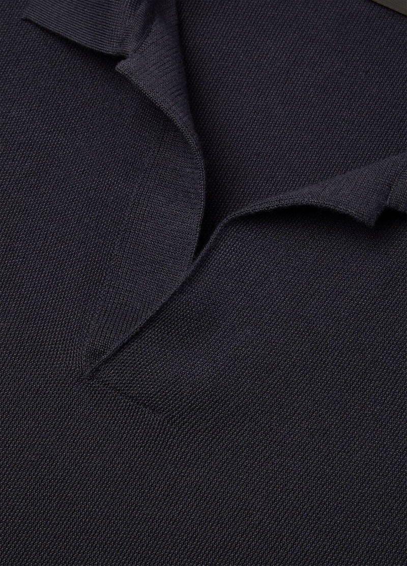 Buttonless Polo Shirt 7