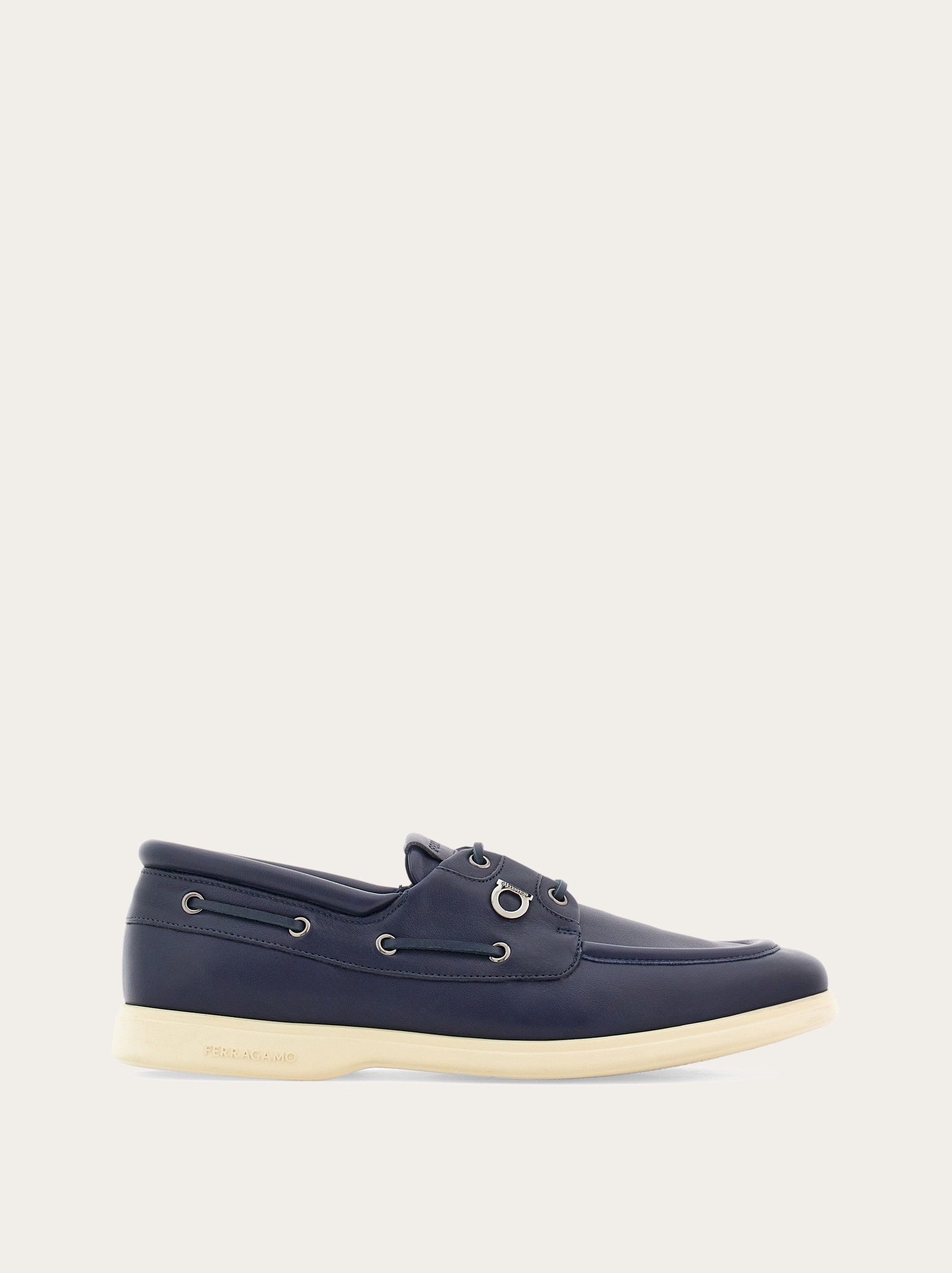 Boat shoe with Gancini ornament - 1