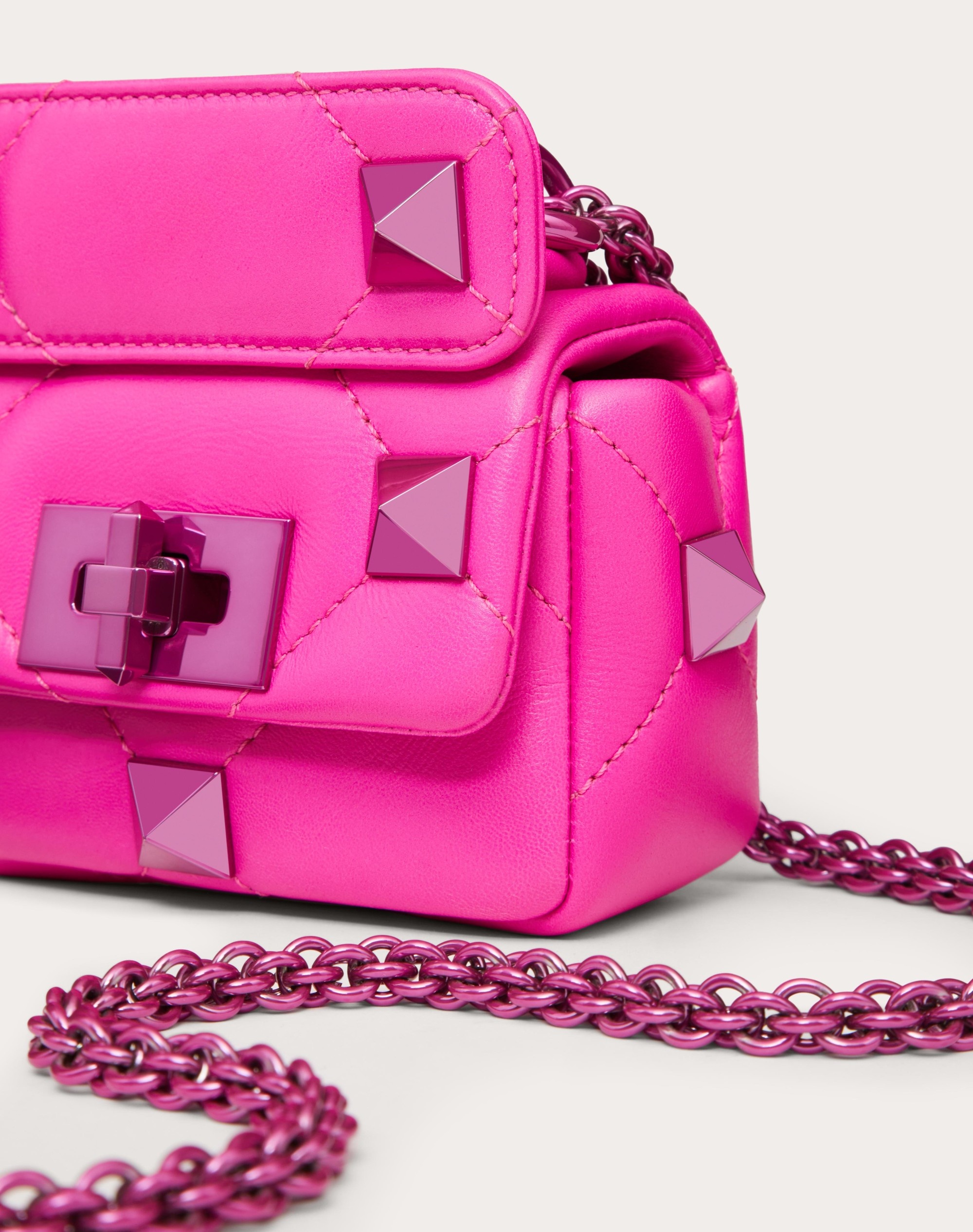 MINI ROMAN STUD THE SHOULDER BAG IN NAPPA LEATHER WITH CHAIN - 5
