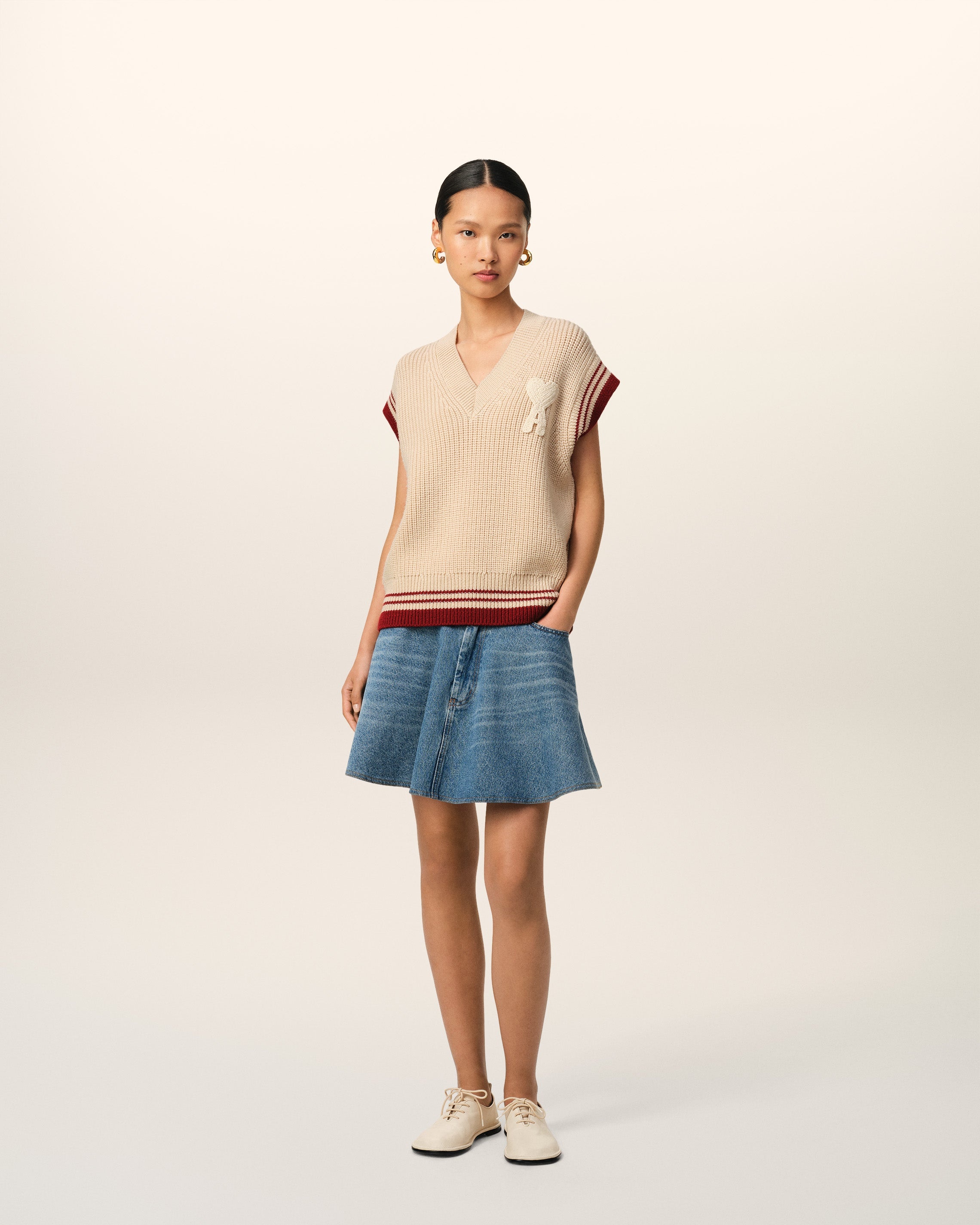 BEIGE WOOL RIBBED SLEEVELESS V NECK SWEATER - 2