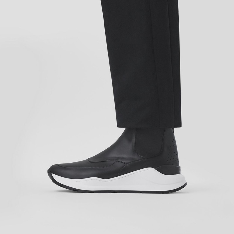 Contrast Sole Leather Chelsea Boots 4