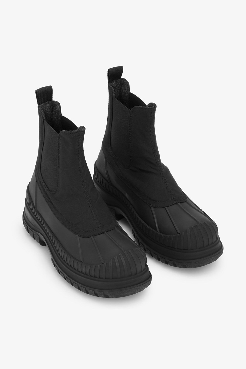 BLACK OUTDOOR CHELSEA BOOTS 3
