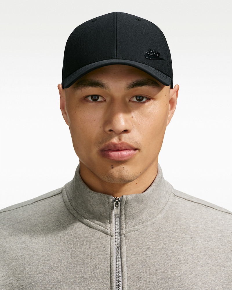 Nike Dri-FIT Club Structured Metal Logo Cap 1