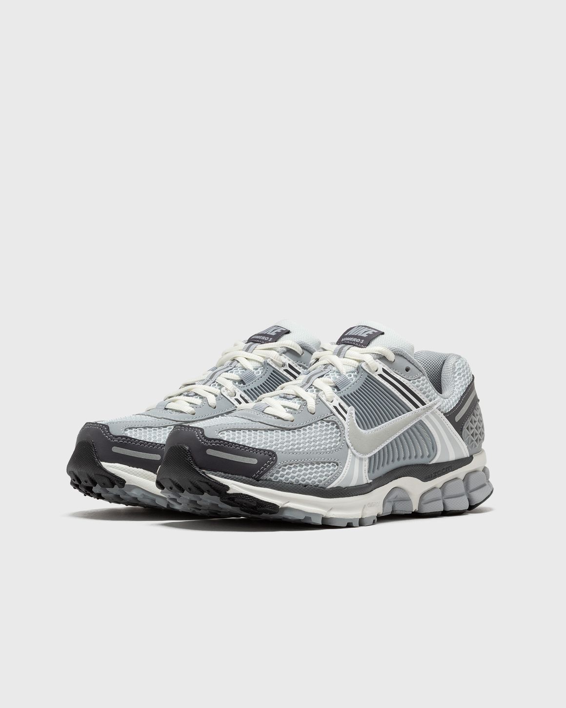 WMNS NIKE ZOOM VOMERO 5 - 2