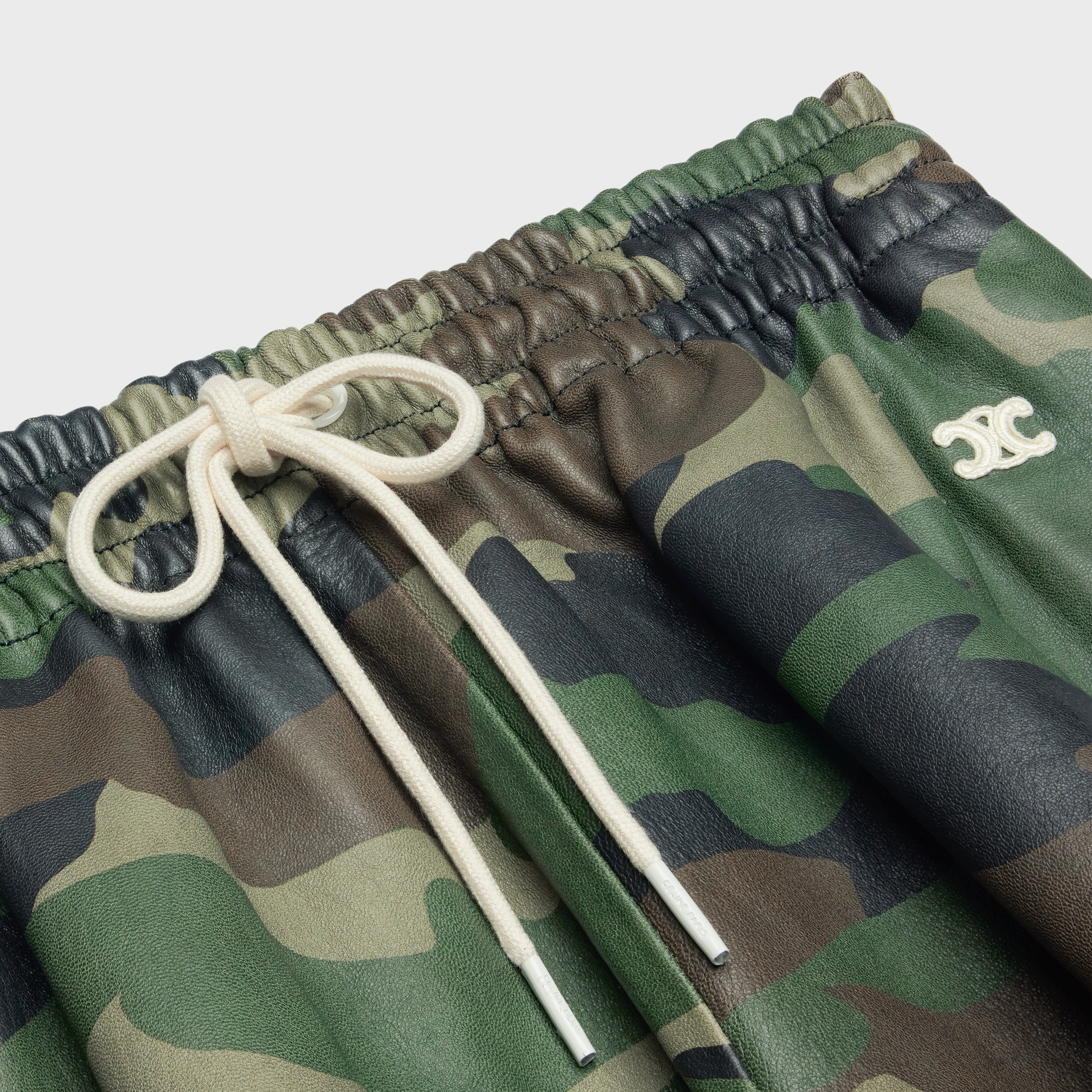 CROPPED ATHLETIC SHORTS IN CAMO - 3