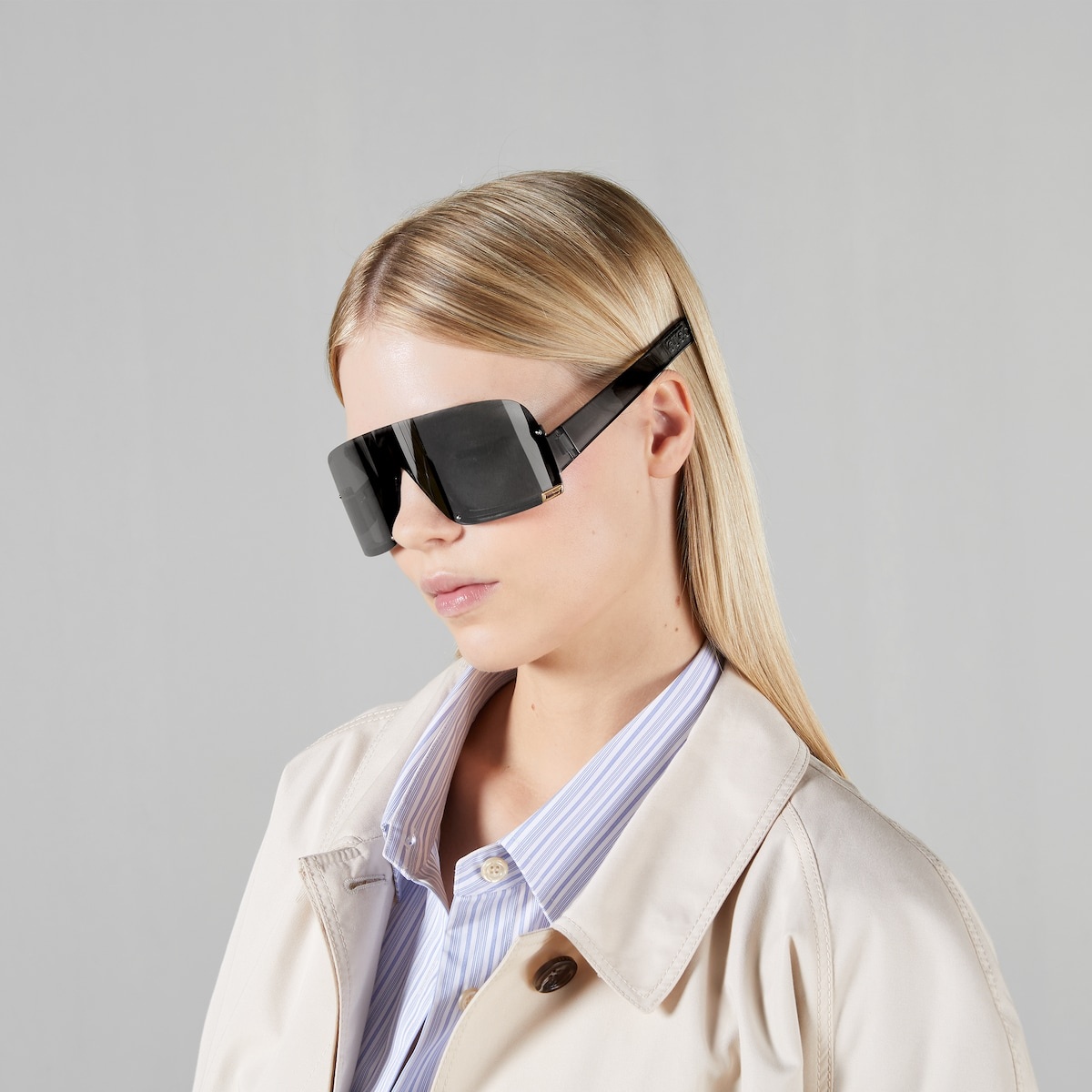 GUCCI Mask-shaped frame sunglasses | REVERSIBLE