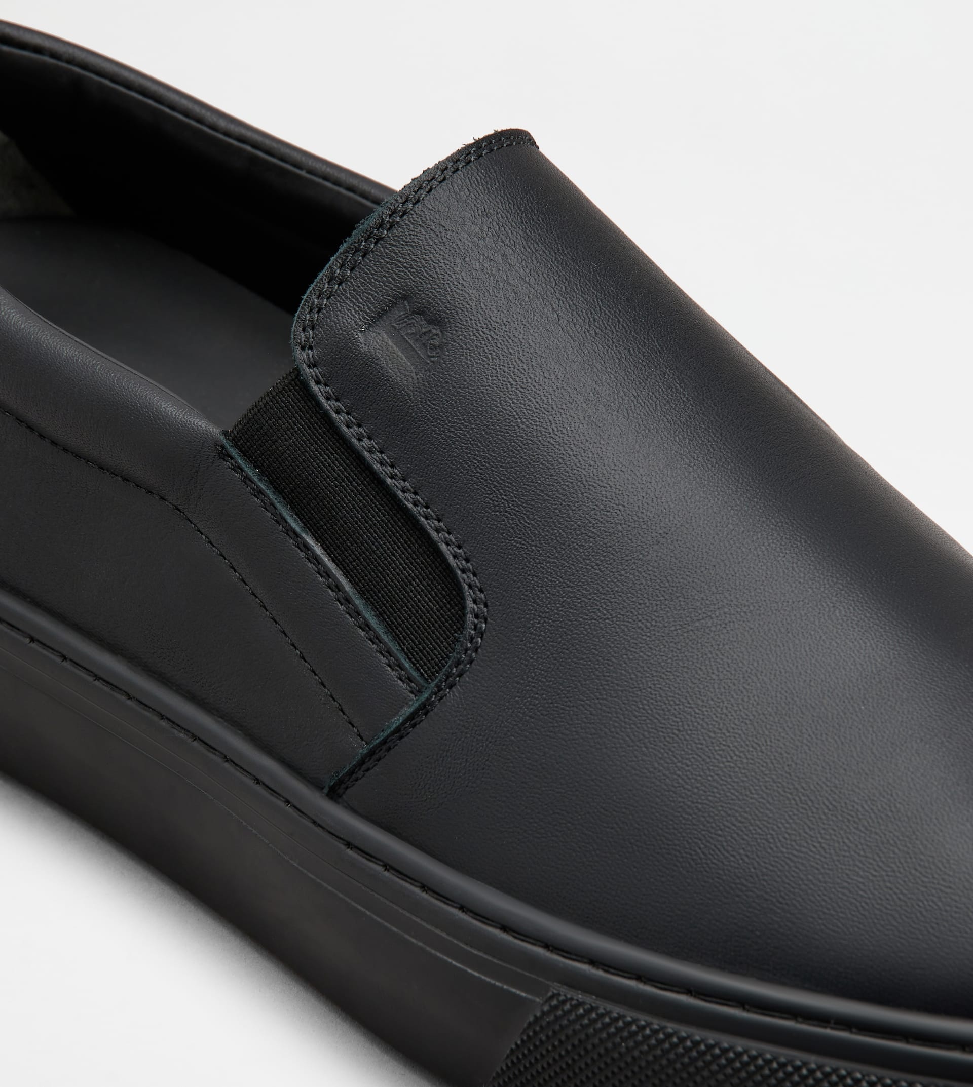 SLIP-ONS IN LEATHER - BLACK - 5