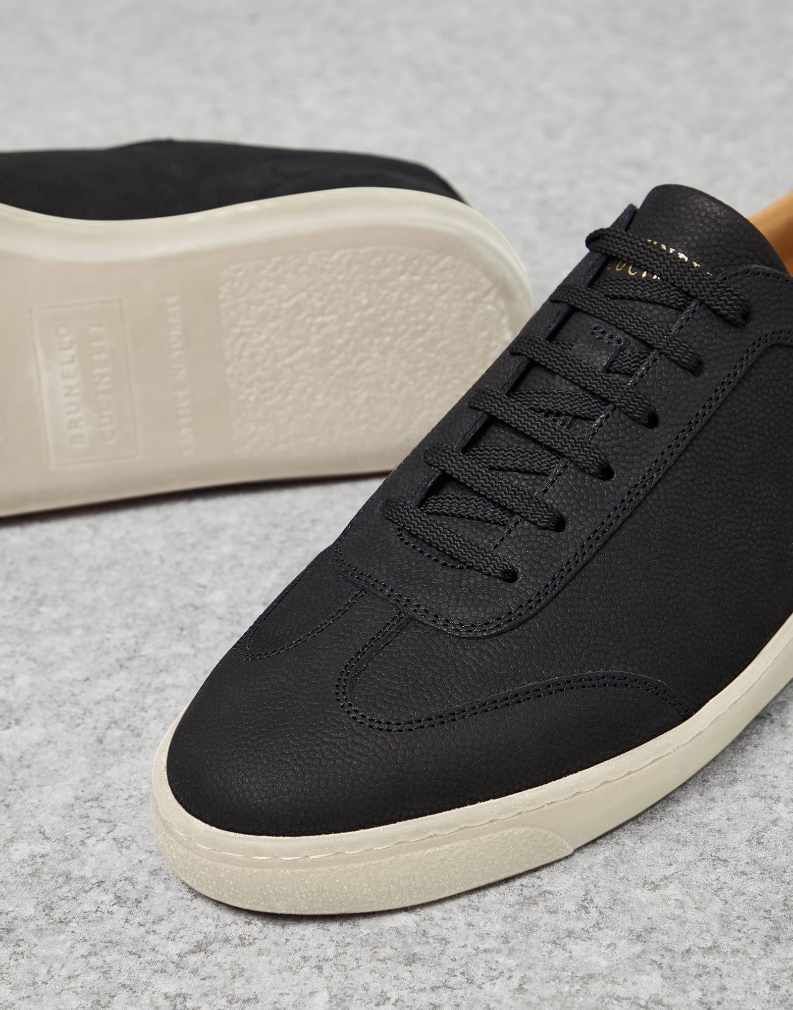 Texture nubuck sneakers with natural rubber sole - 3