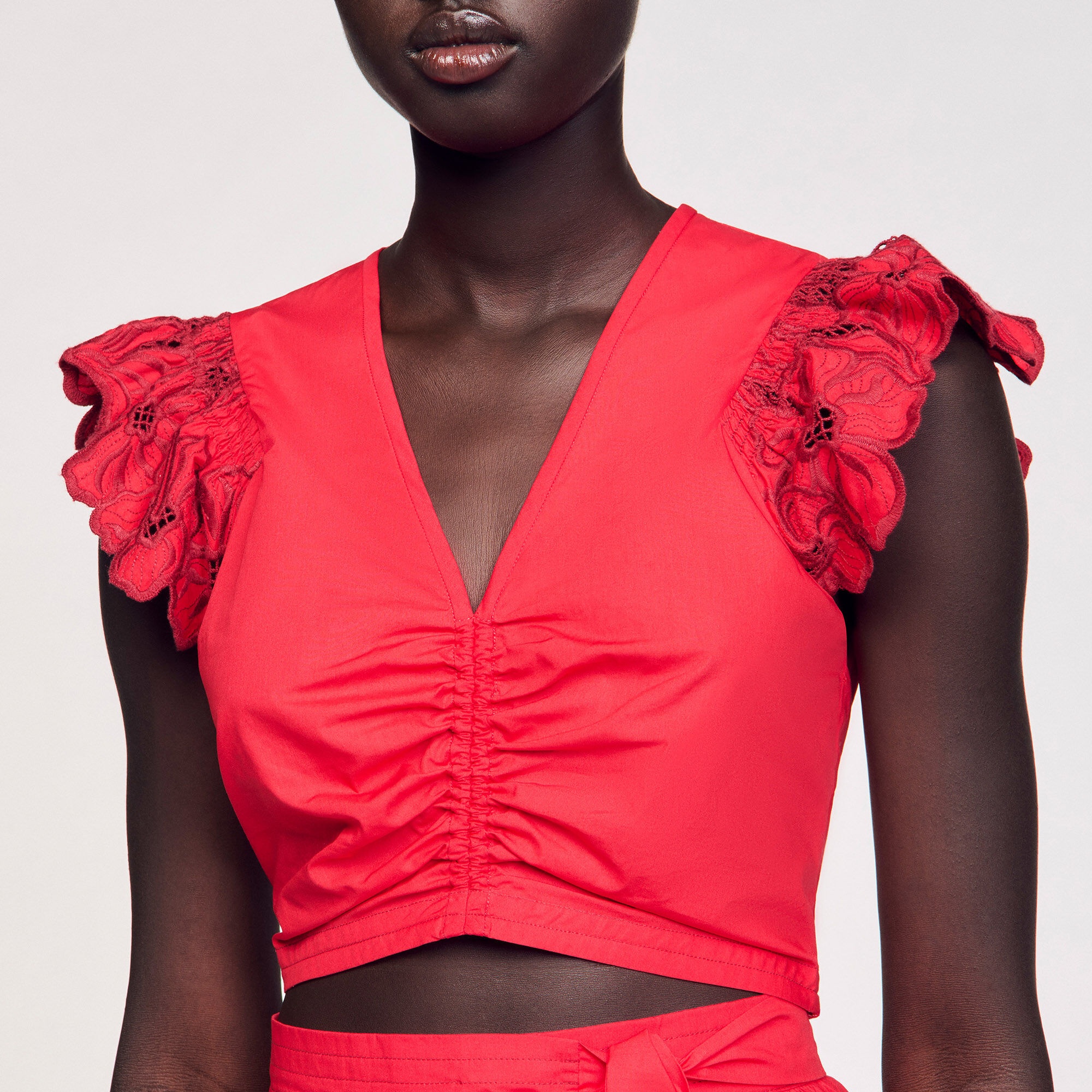 CROP TOP WITH EMBROIDERED SLEEVES - 3