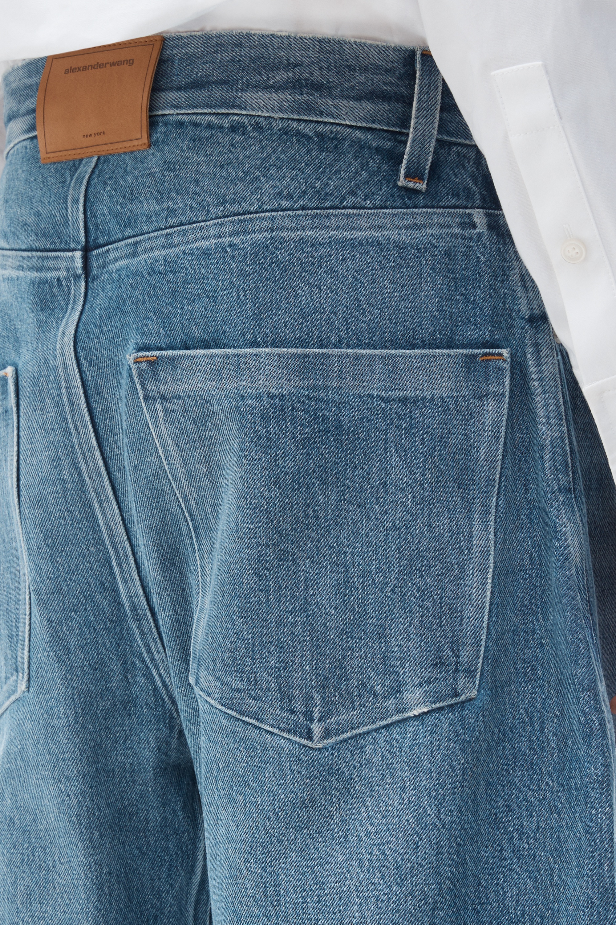 Rounded Denim Jeans with Bonded Seams - 5