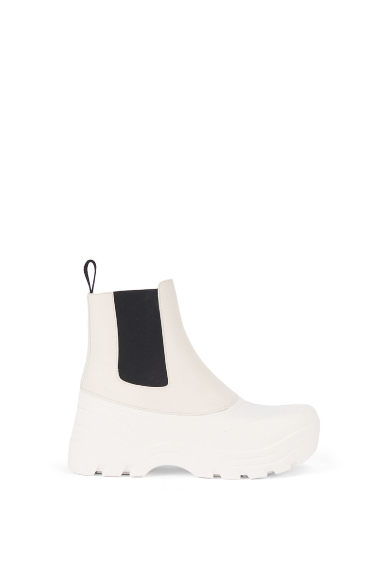 Field chelsea boot in nubuck and rubber 1