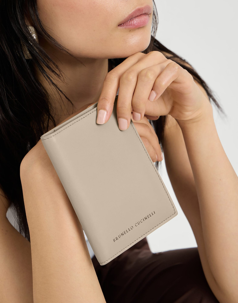 Calfskin passport holder 4