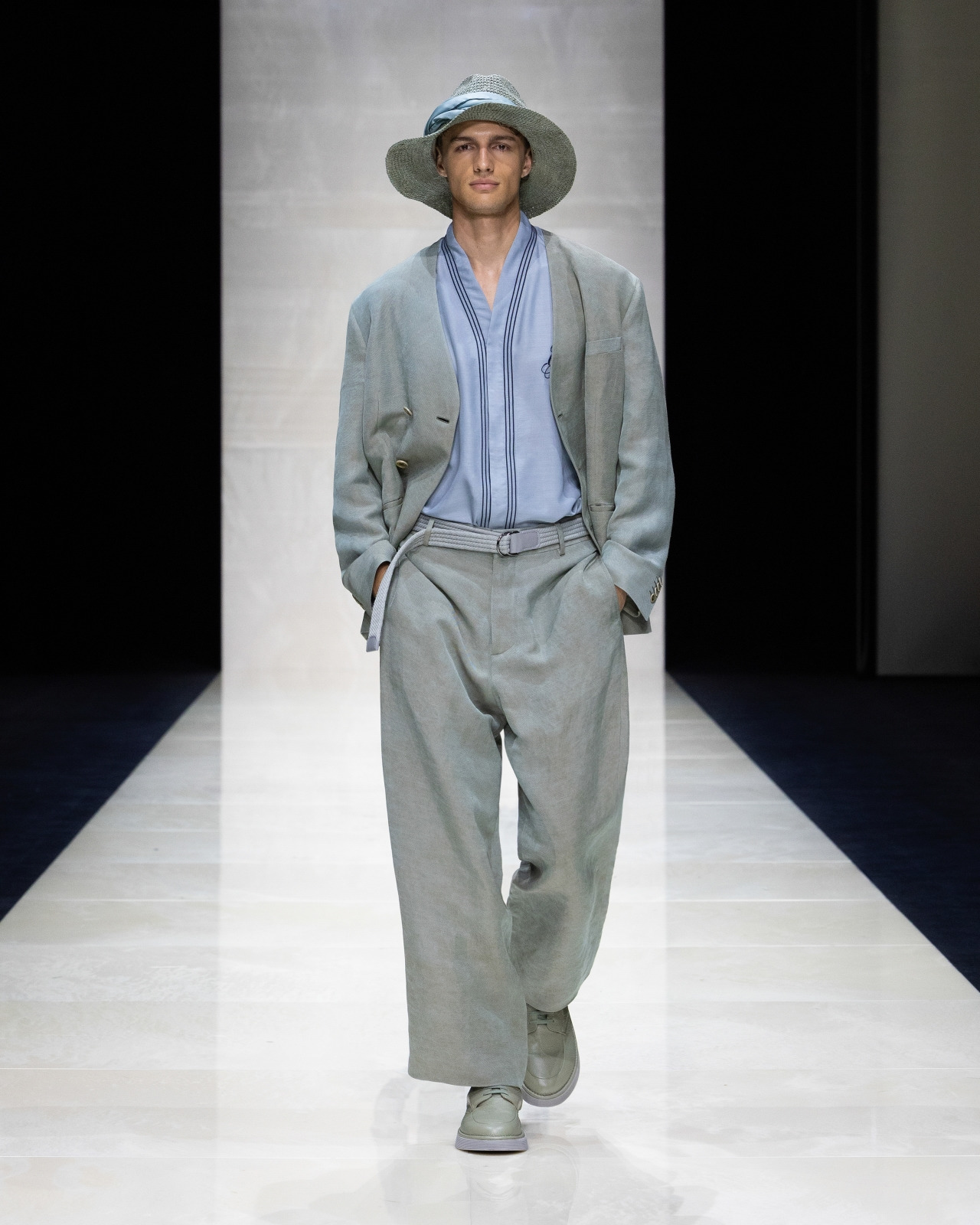 FLAT-FRONT TROUSERS IN IRIDESCENT LINEN TWILL - 6