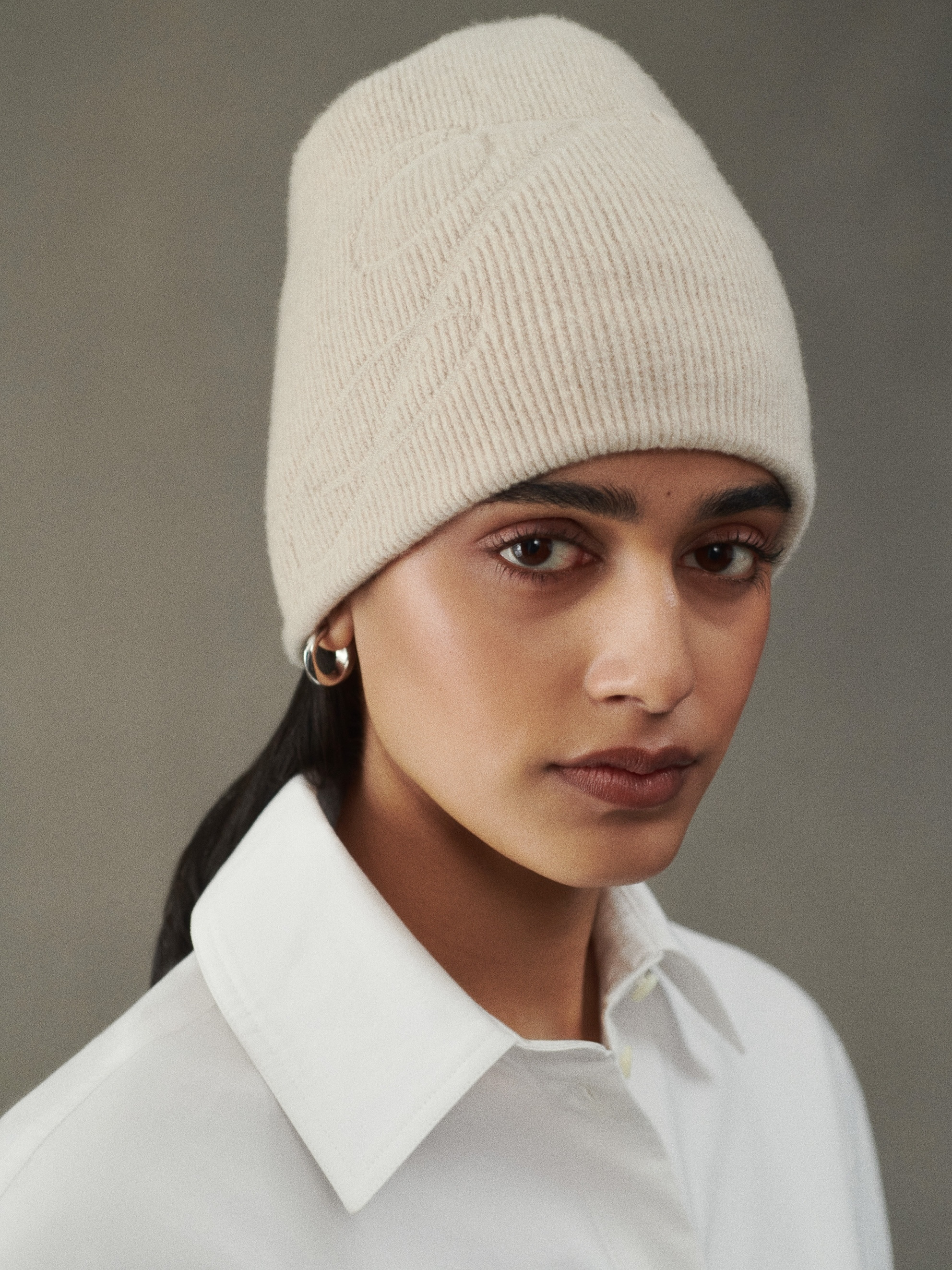 The J beanie - 4