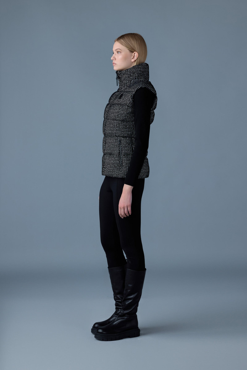 CHAYA-FLP Flocked light down vest 3