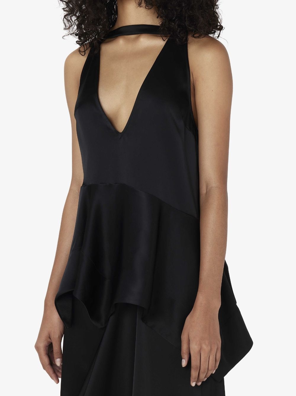 SLEEVELESS V-NECK TOP - 5