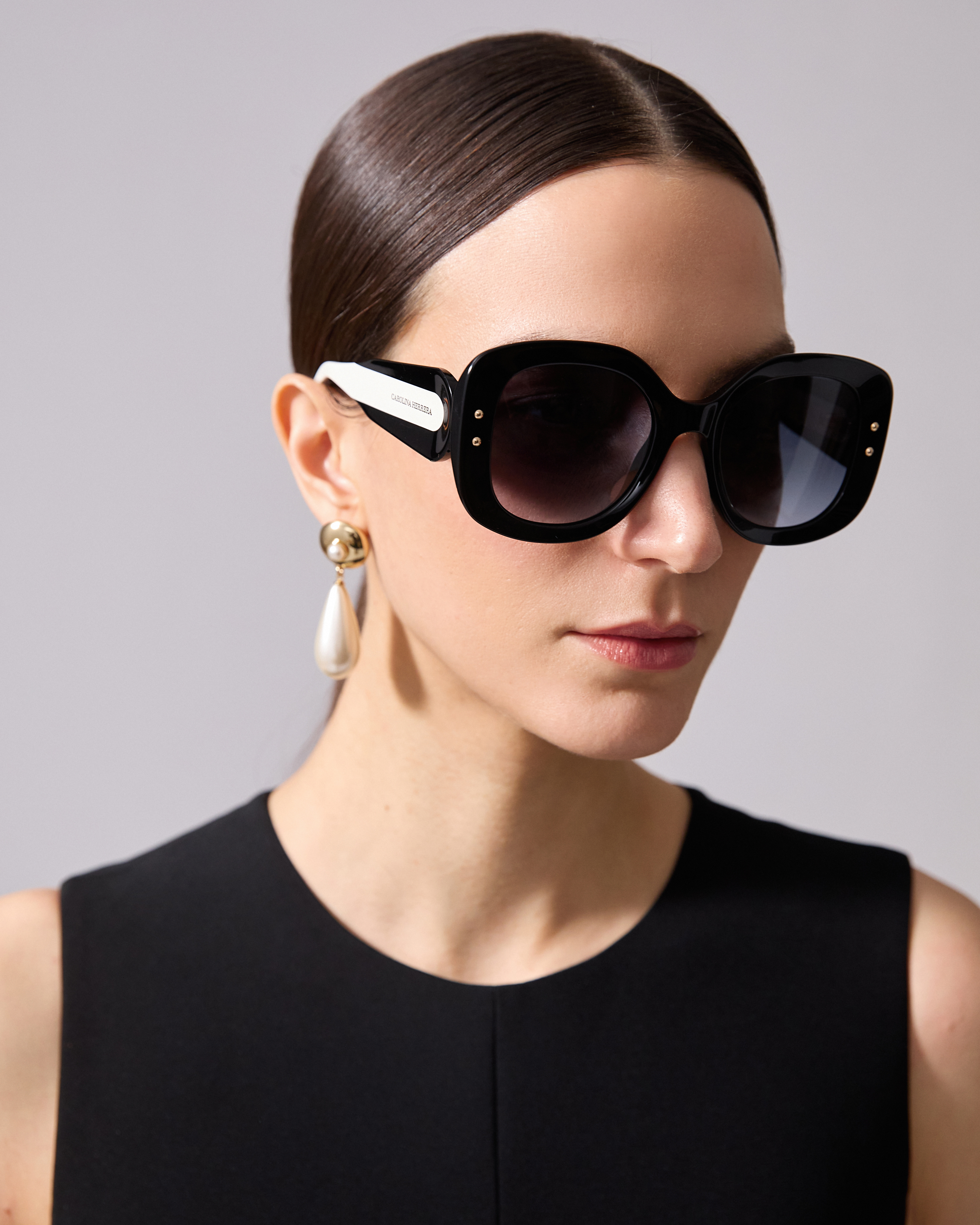 Oversized Sunglasses With Chain - 2