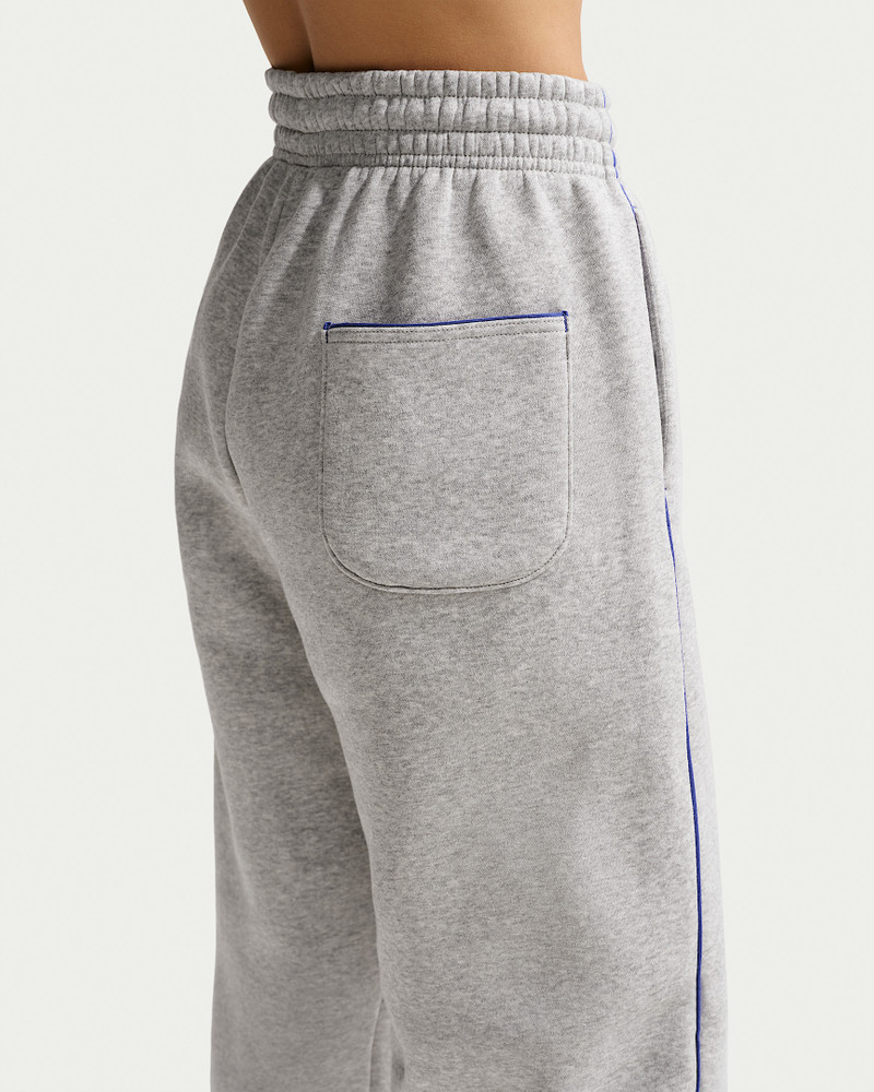 Nike Sportswear Phoenix Fleece Women's Oversized High-Waisted Graphic Pants 3