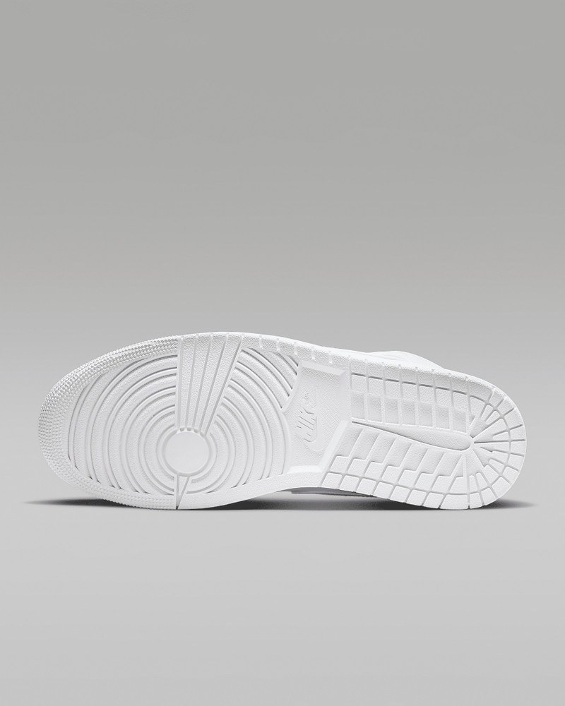 Jordan Air Jordan 1 Mid Shoes outlook