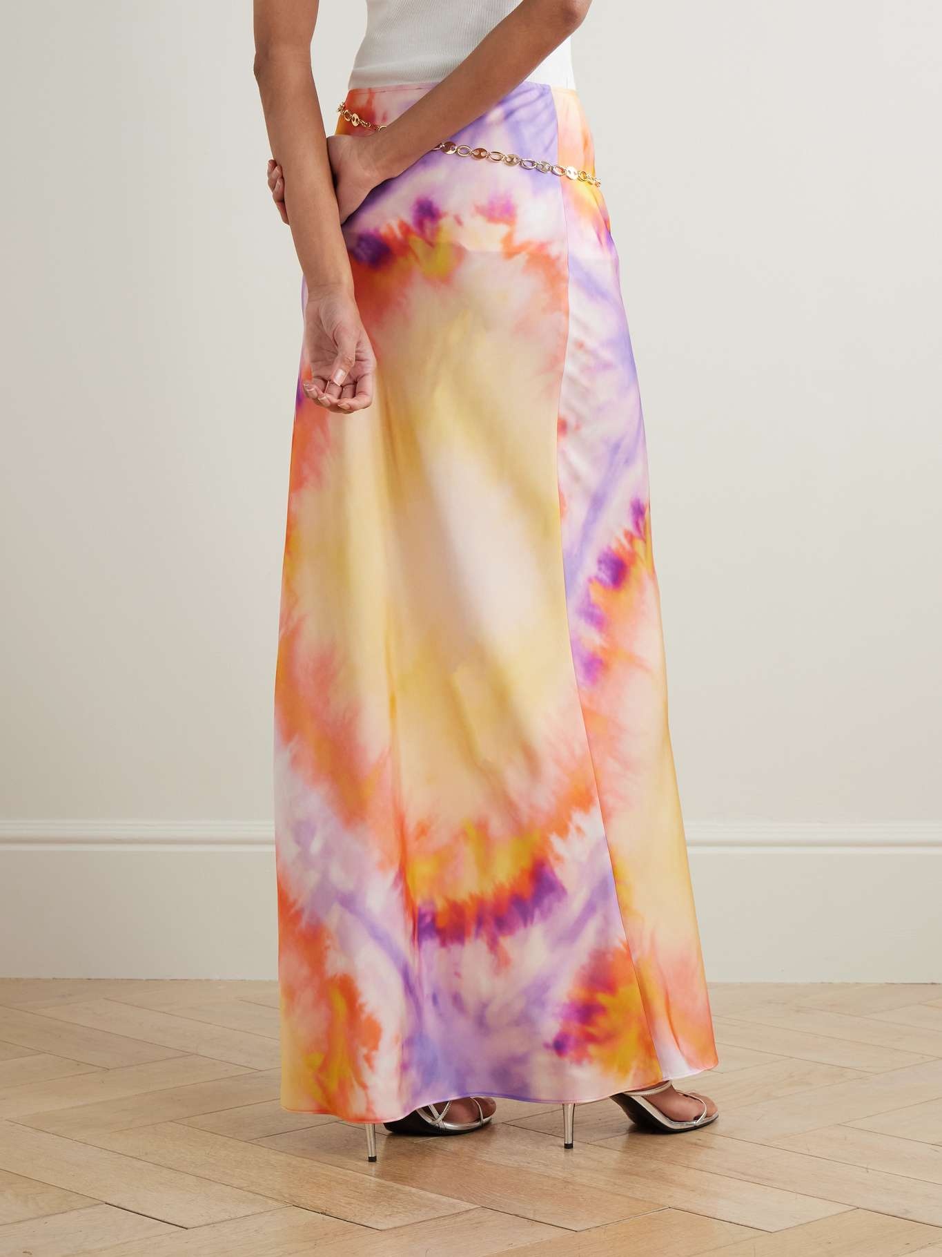 Chainmail-embellished tie-dyed satin maxi skirt Orange - 4