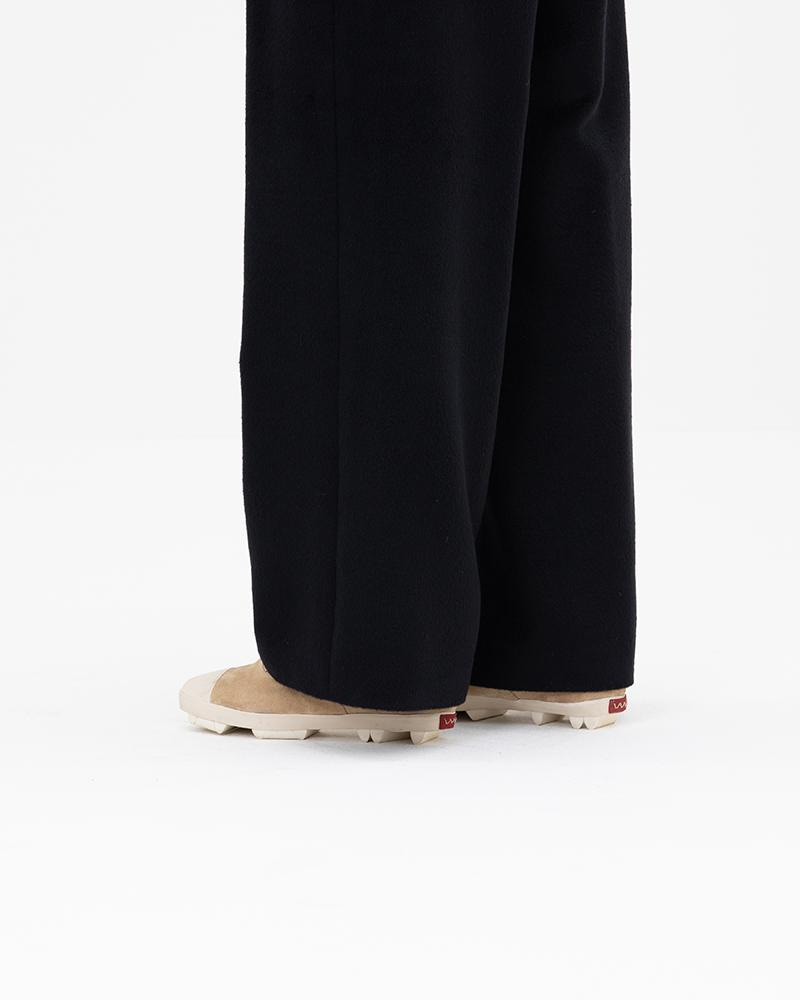 P.T.U. TRAINER-FOLK W BLACK - 10