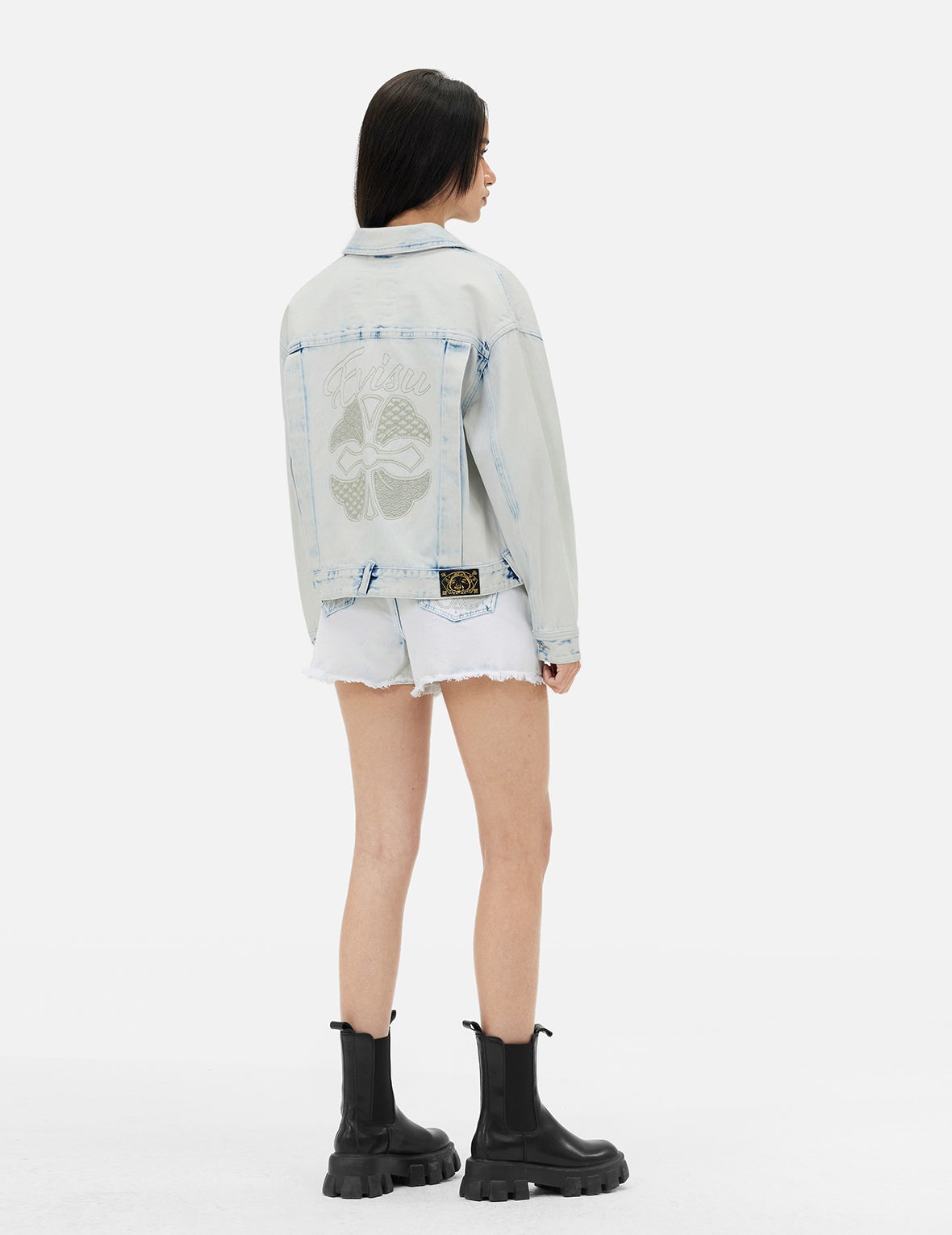 Bleach Washed Kamon Embroidery Fashion Fit Denim Jacket - 4