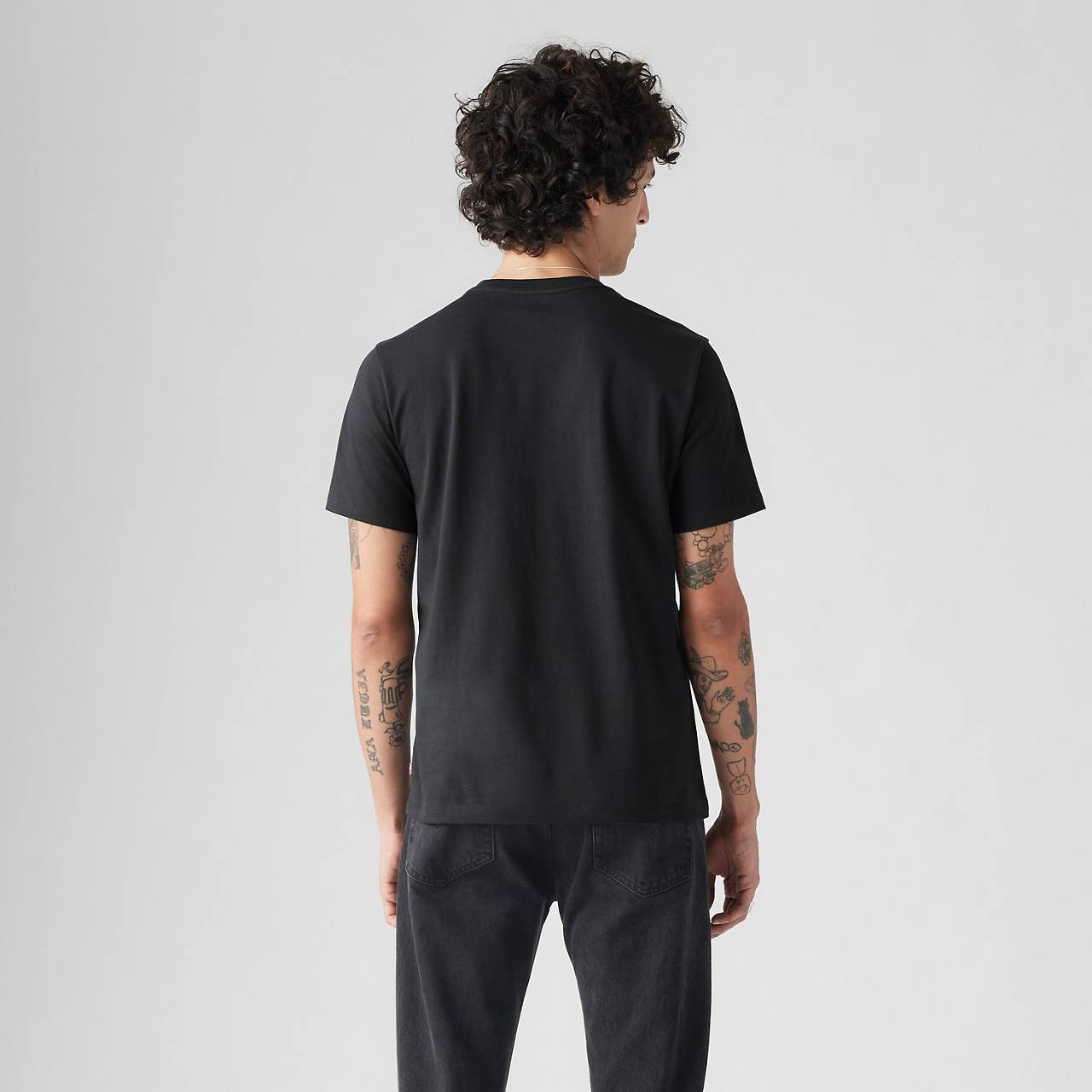 CLASSIC GRAPHIC T-SHIRT - 3