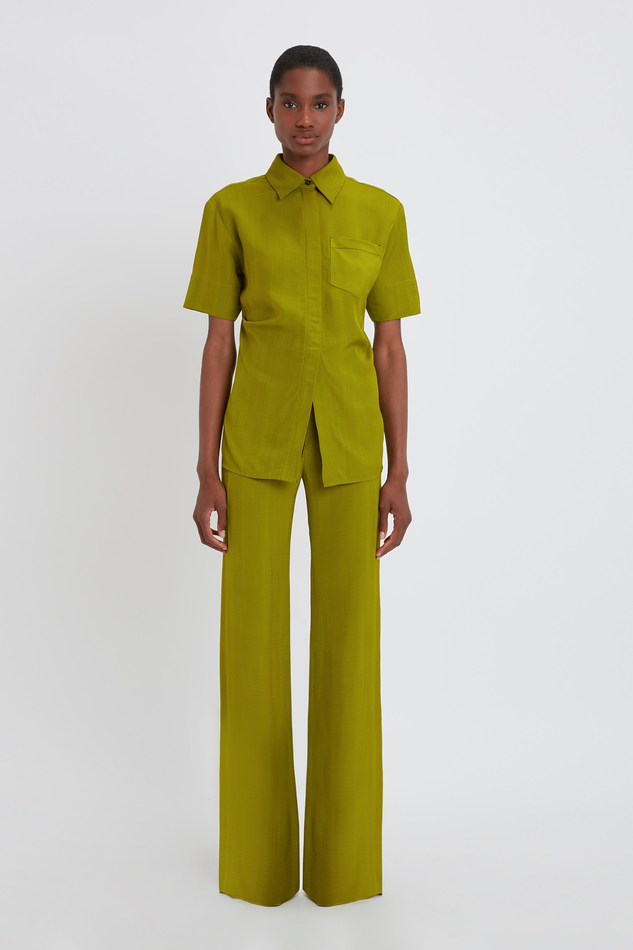 Fitted Short Sleeve Shirt In Parrot Green - 2