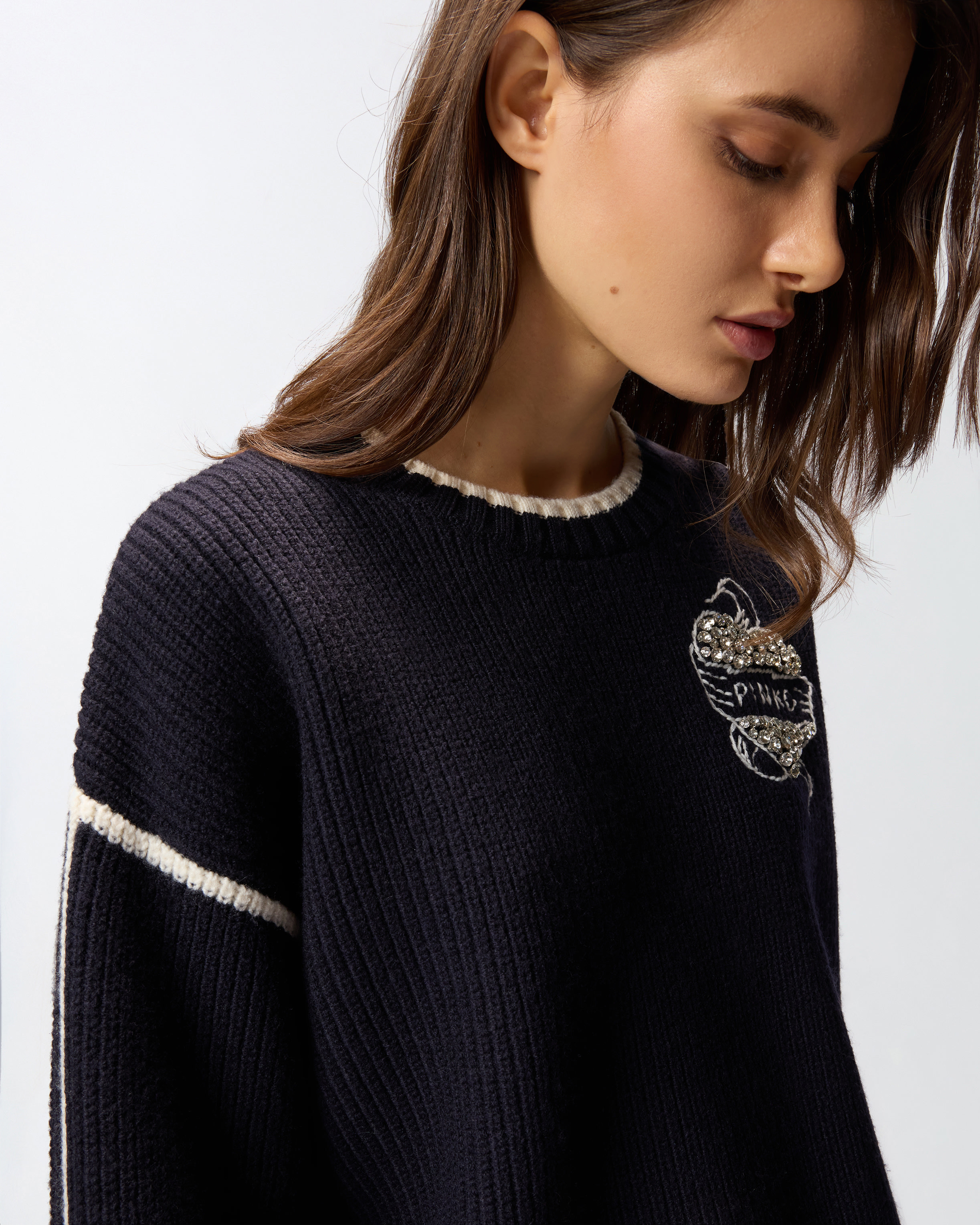 ROUND-NECK SWEATER WITH BEJEWELLED EMBROIDERY - 5