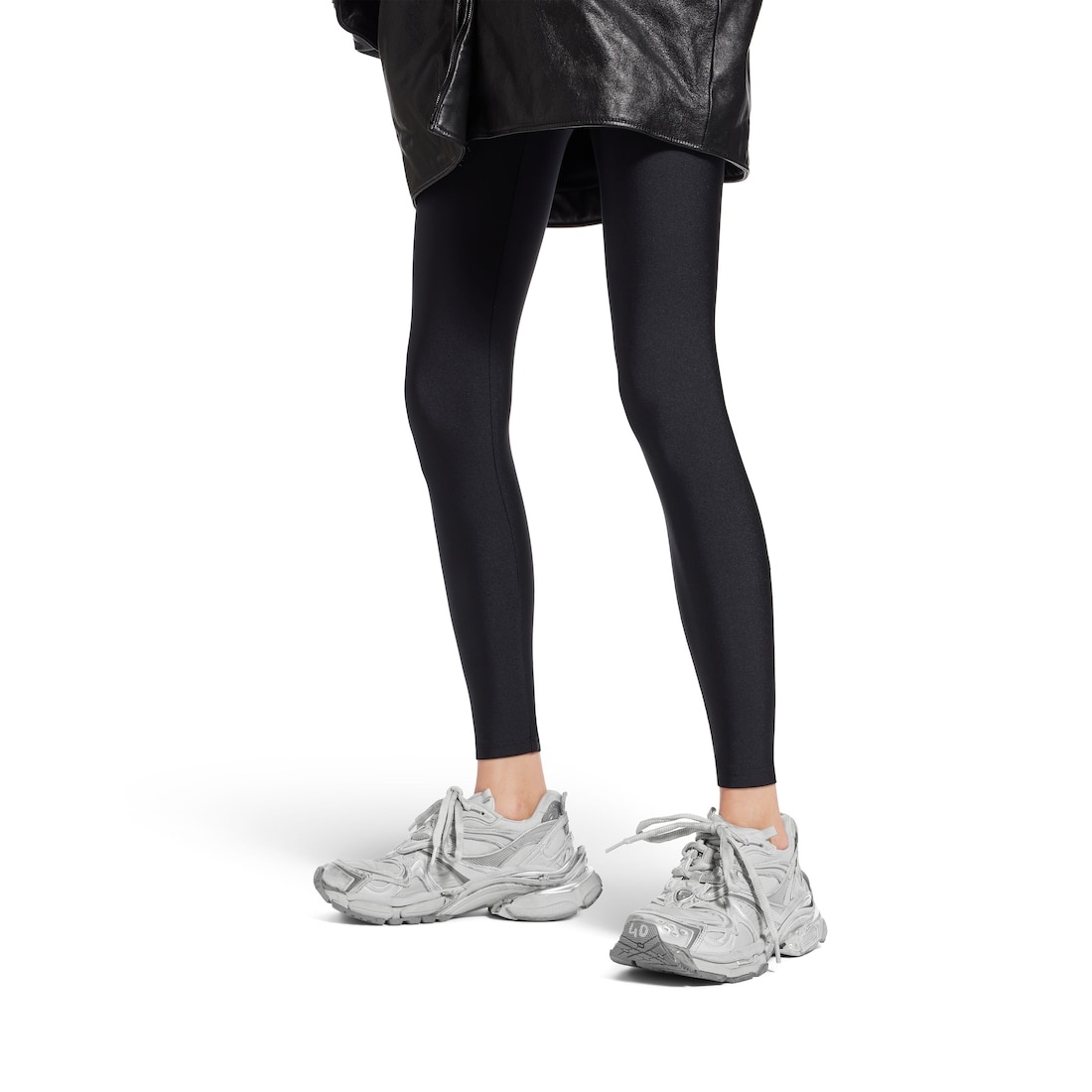 Women's Runner 2.0 Sneaker in Grey/silver - 9