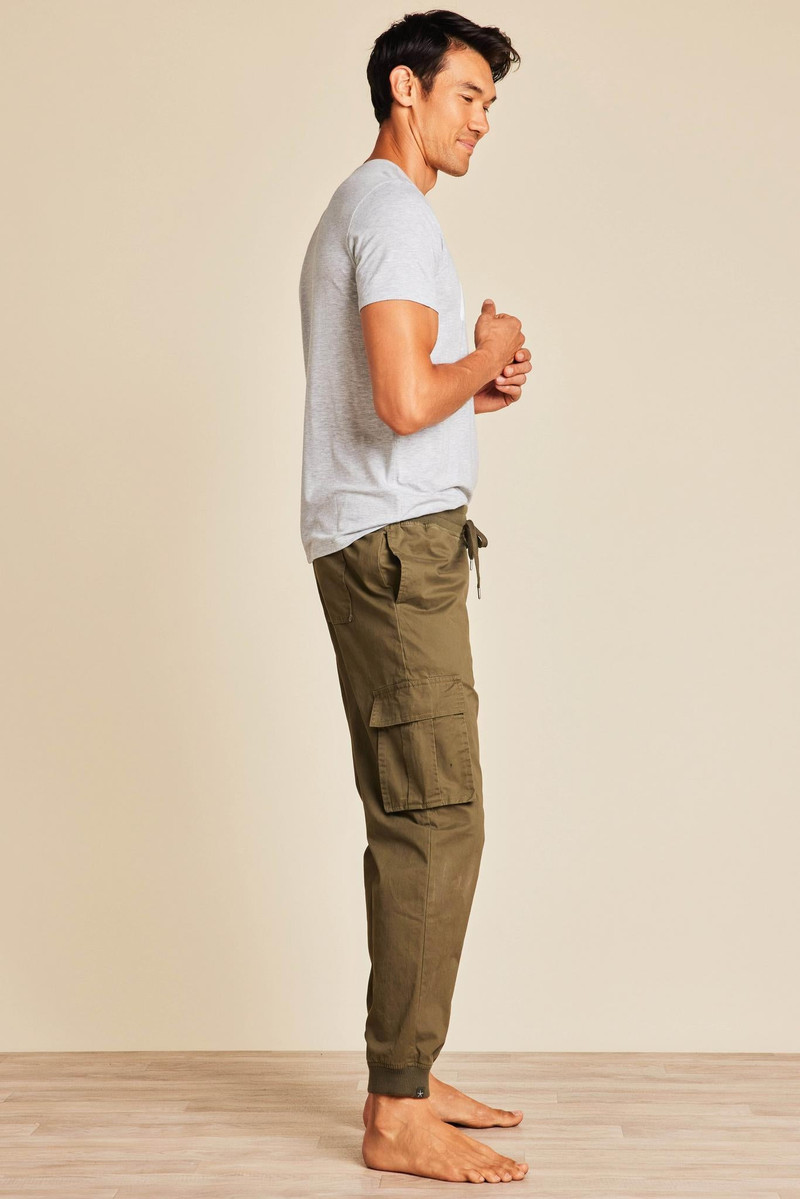 Barefoot Dreams Malibu Collection® Cotton Twill Cargo Jogger outlook