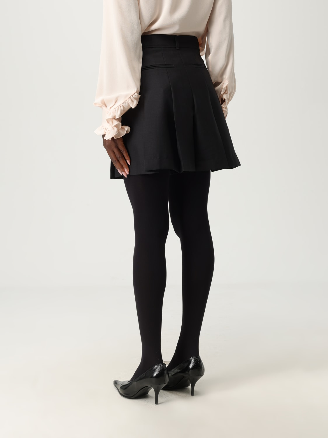Short woman McQueen - 3