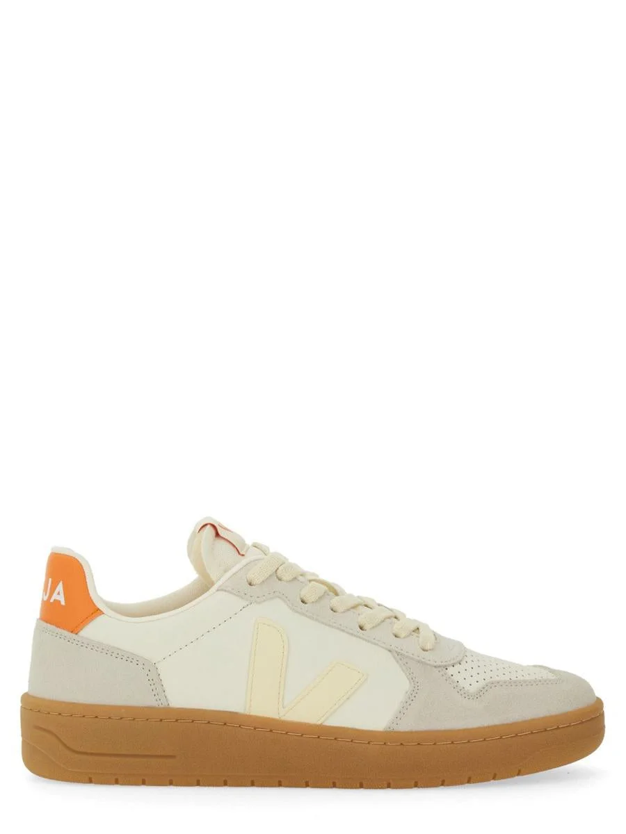 Veja Sneaker "V-82" Unisex - 1