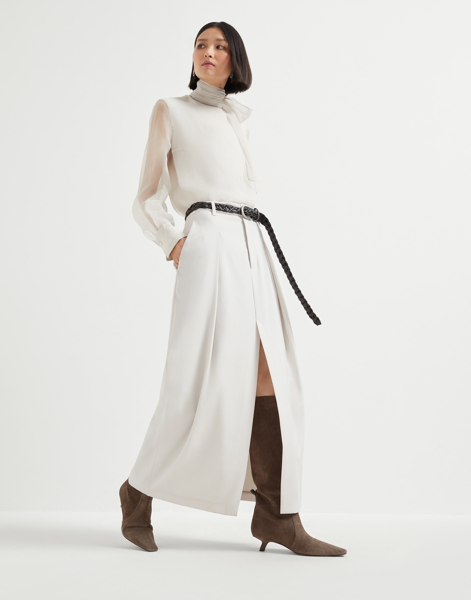 Curved sartorial skirt in virgin wool and mohair twill with monili - 4