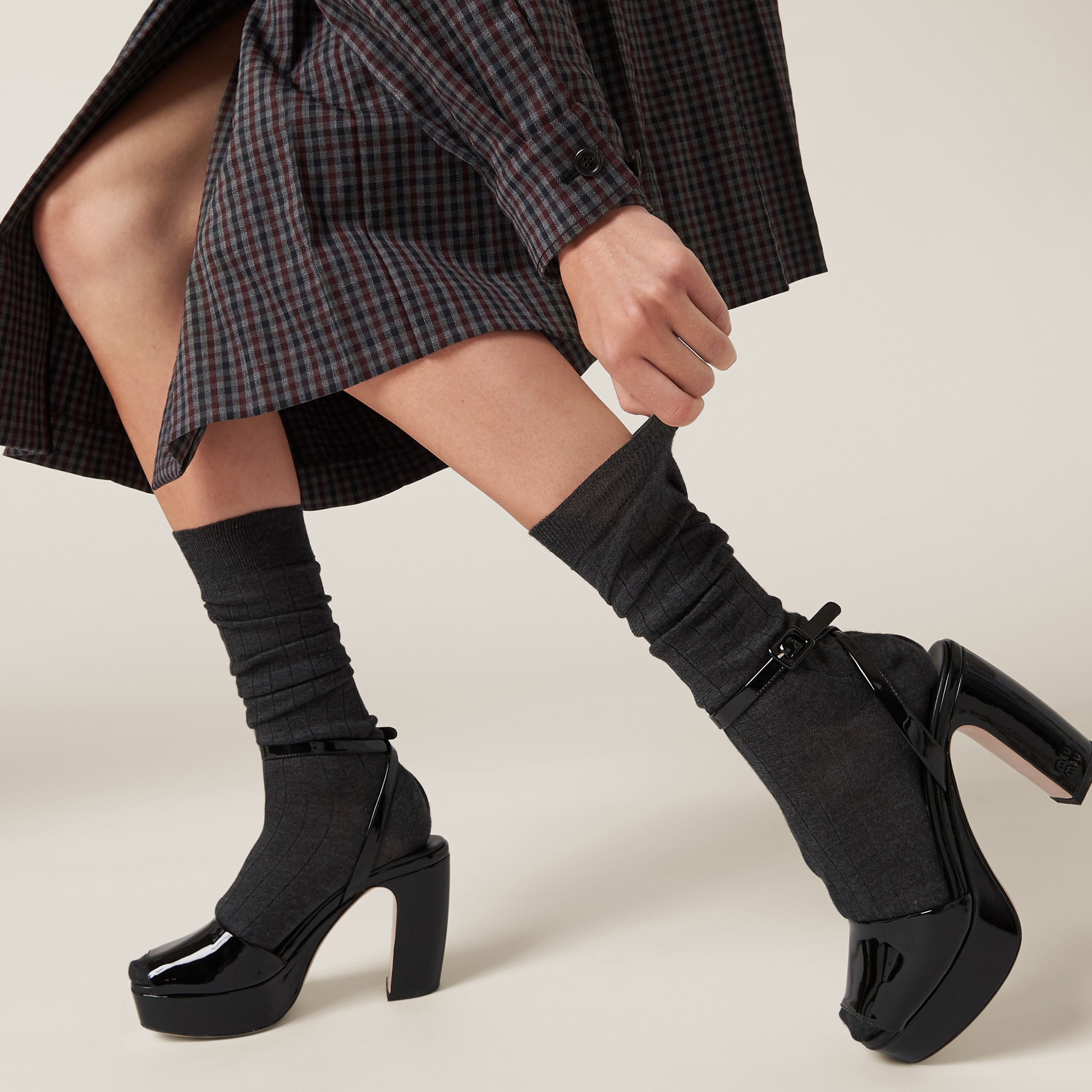 Patent leather platform sandals - 5