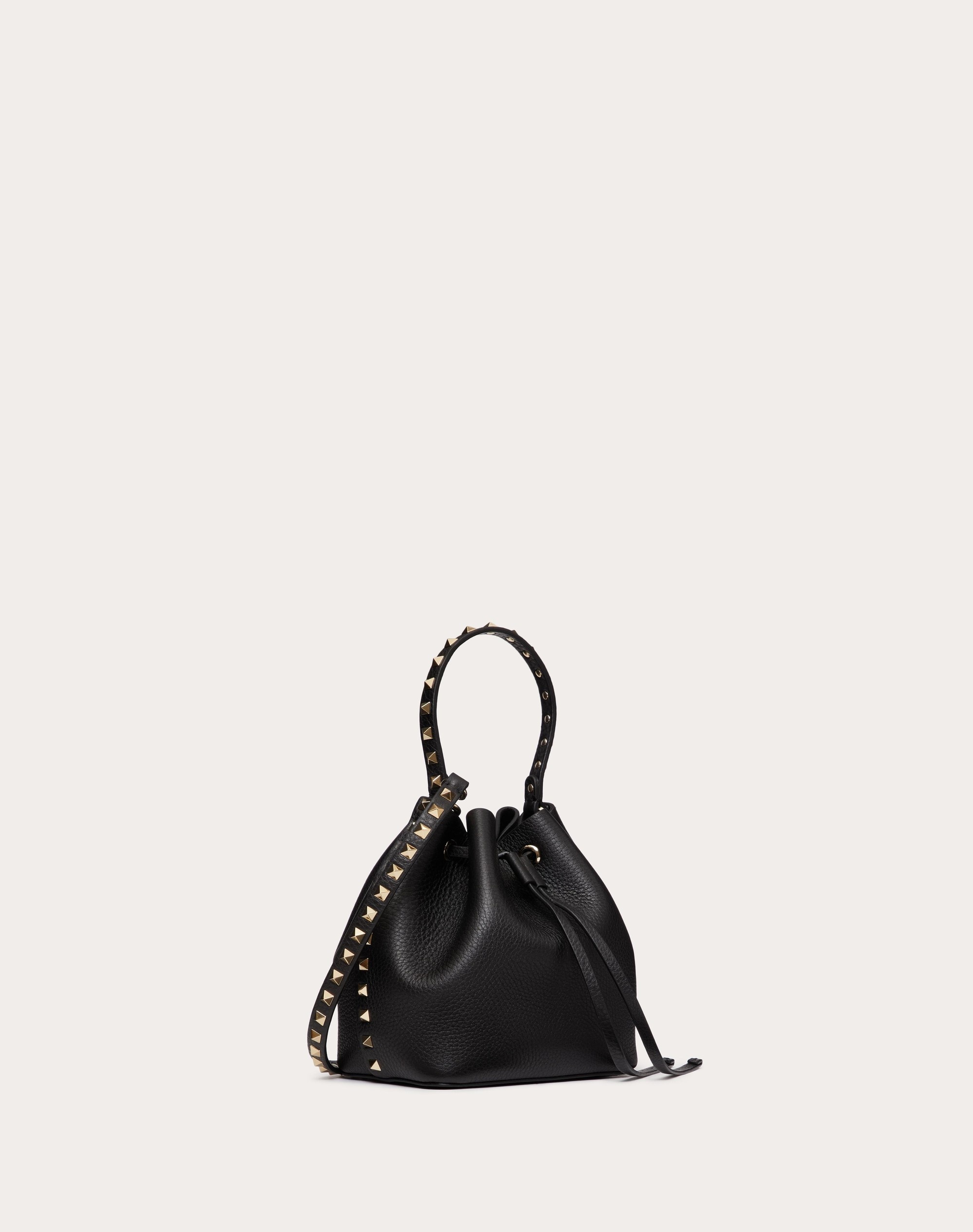 ROCKSTUD GRAINY CALFSKIN BUCKET BAG - 3