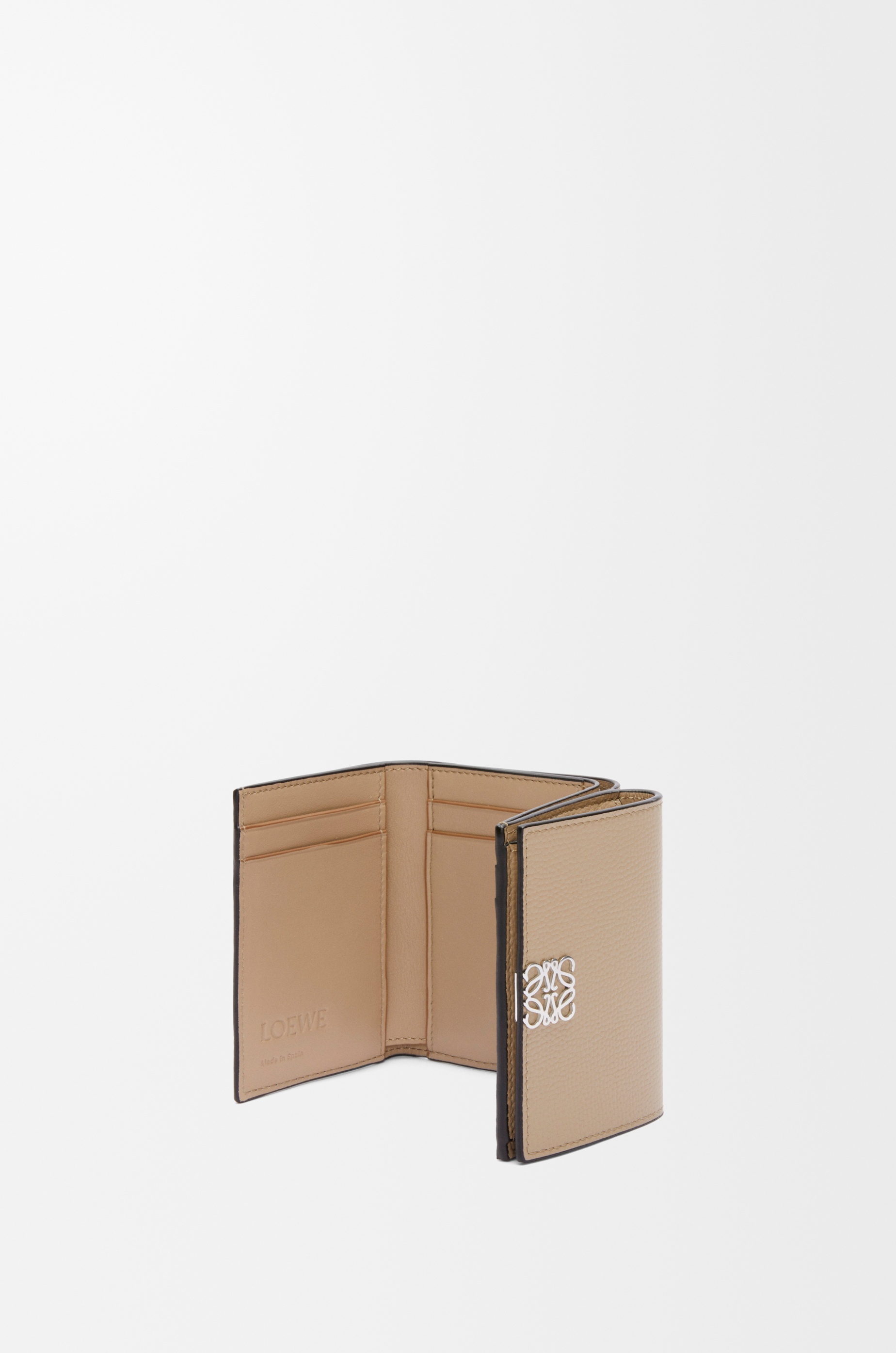 Anagram trifold wallet in pebble grained calfskin - 4