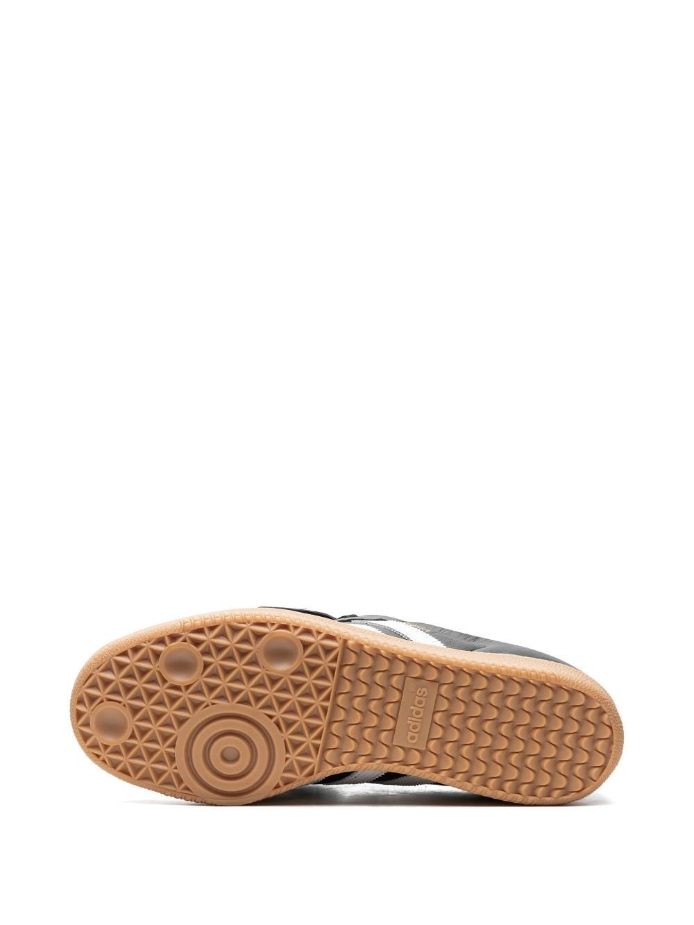 Sneakers with logo - 3