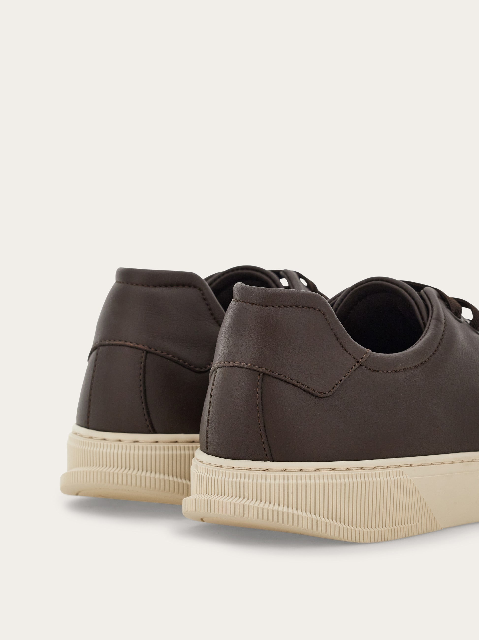 Low-top sneaker - 4