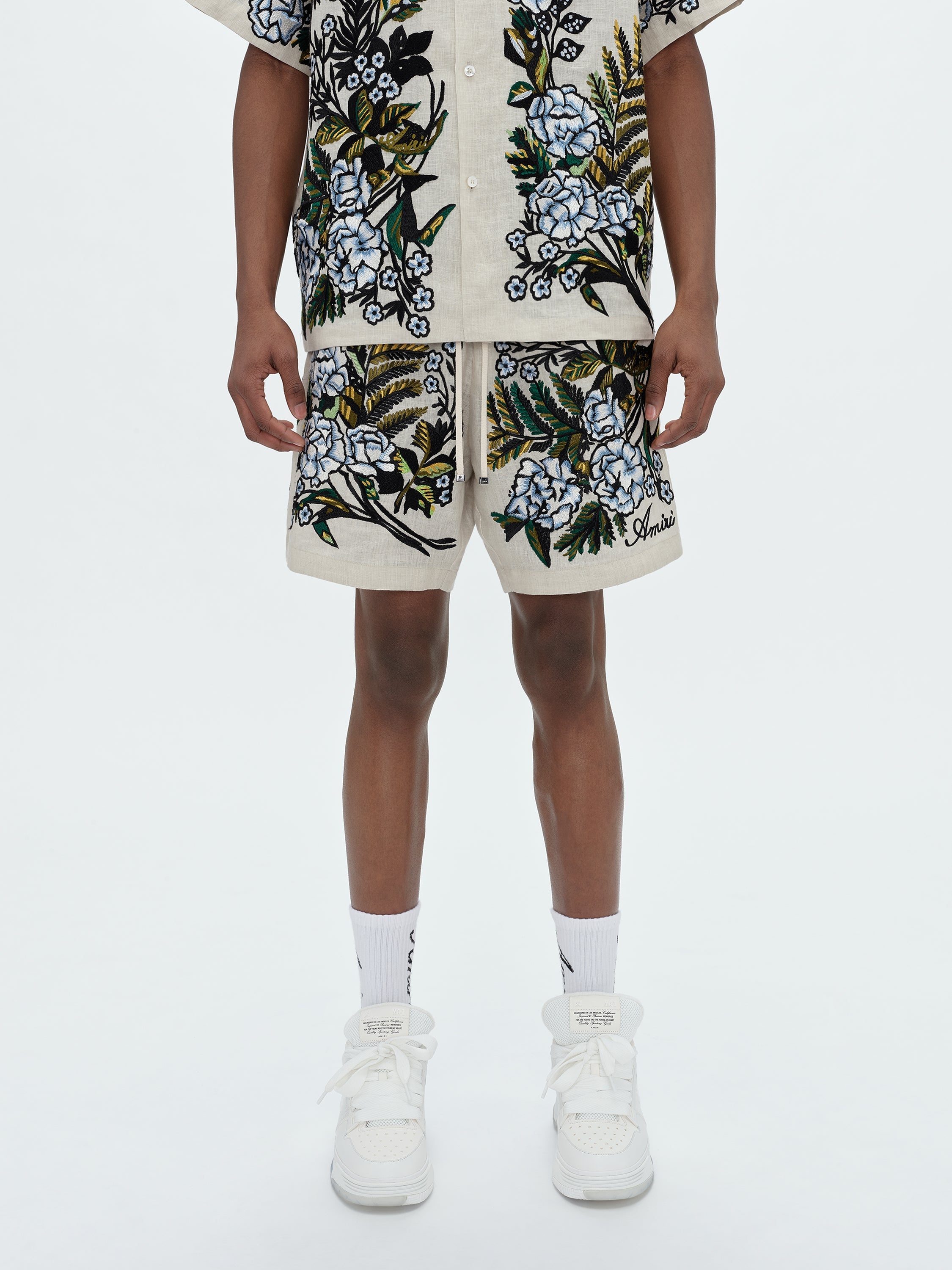 EMBRODIERED FLORAL SHORT - 3