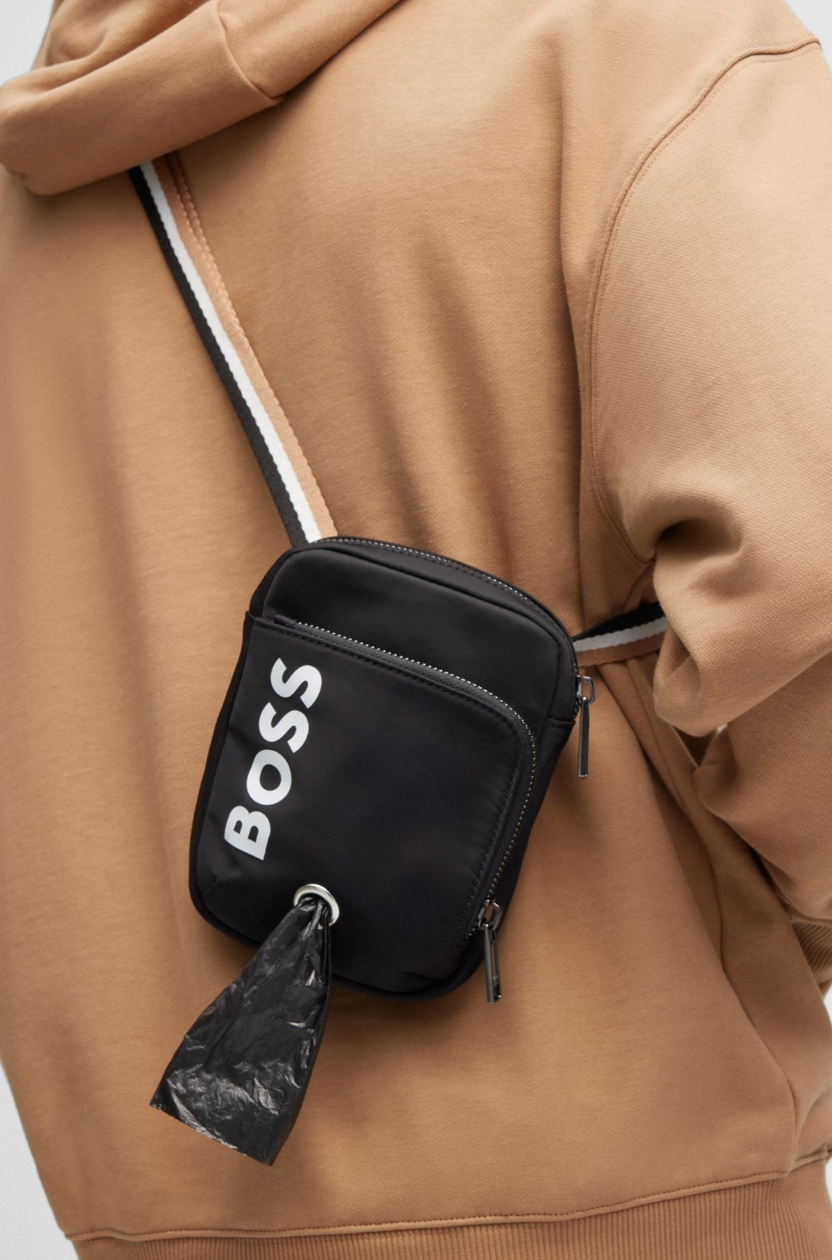 CROSSBODY DOG-WALK BAG WITH CONTRAST LOGO - 4