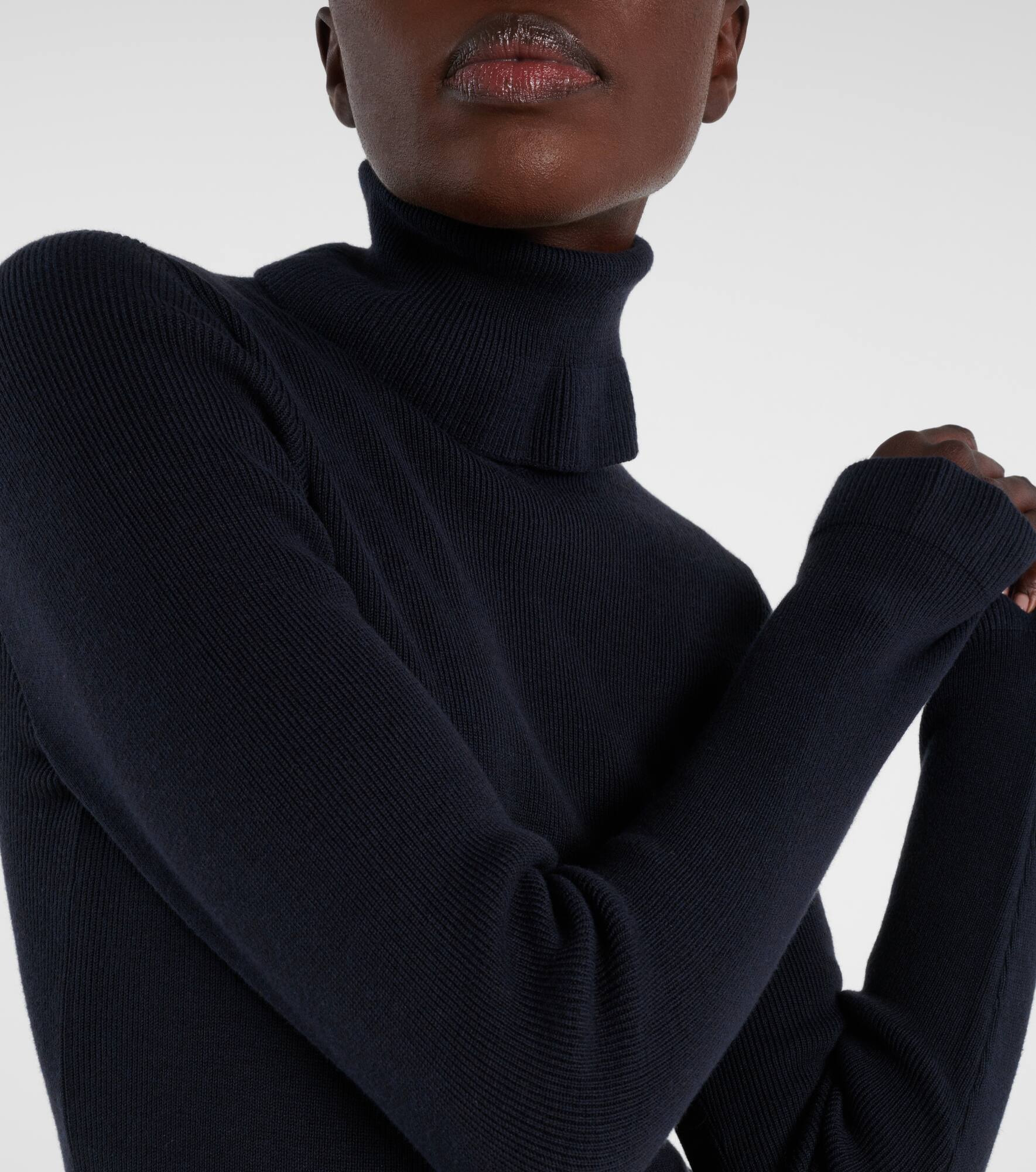 Ribbed-knit cotton and wool turtleneck sweater - 4