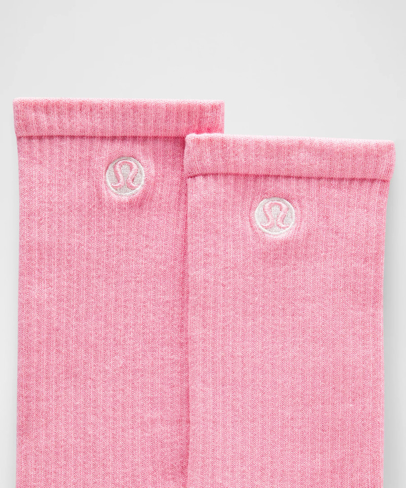 lululemon Unisex Daily Essential Crew Socks outlook